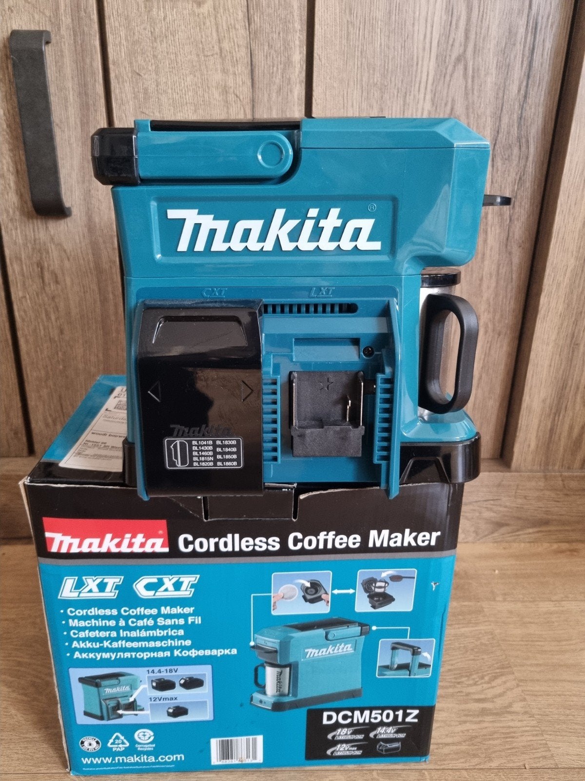 Makita DCM501Z 18V Li-ion Accu Koffiezetapparaat Body + Mok, Ophalen, Afneembaar waterreservoir, Gemalen koffie, 1 kopje