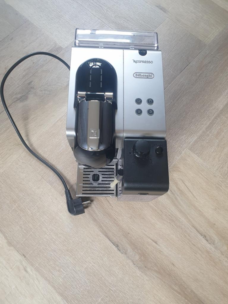 Nespresso De'Longhi koffiezetapparaat, Gebruikt, Koffiemachine, Ophalen of Verzenden, 1 kopje