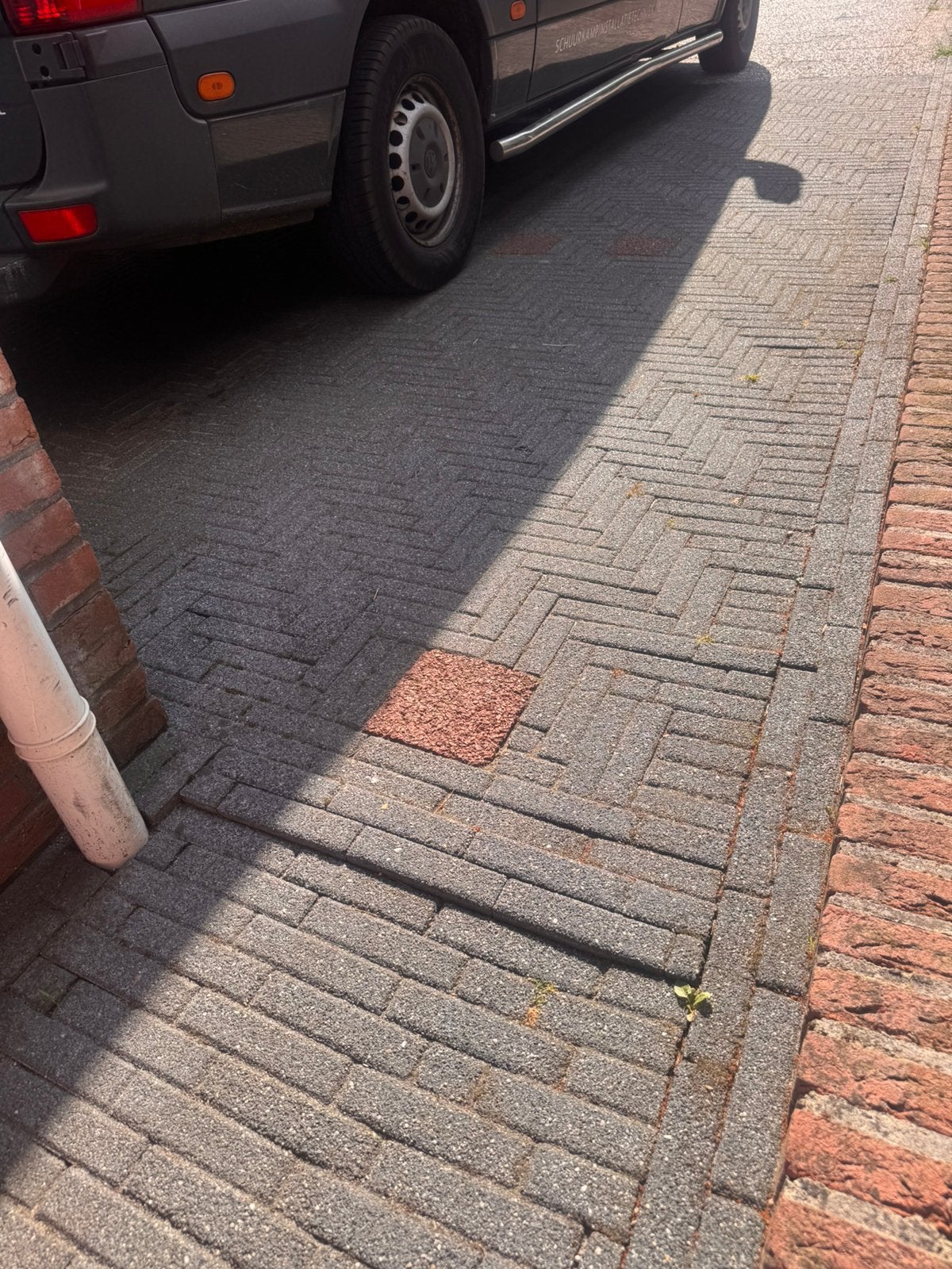 GRATIS afhalen Grijs/zwart en rode waaltjes, Tuin en Terras, Ophalen, Overige materialen, Gebruikt, Overige typen