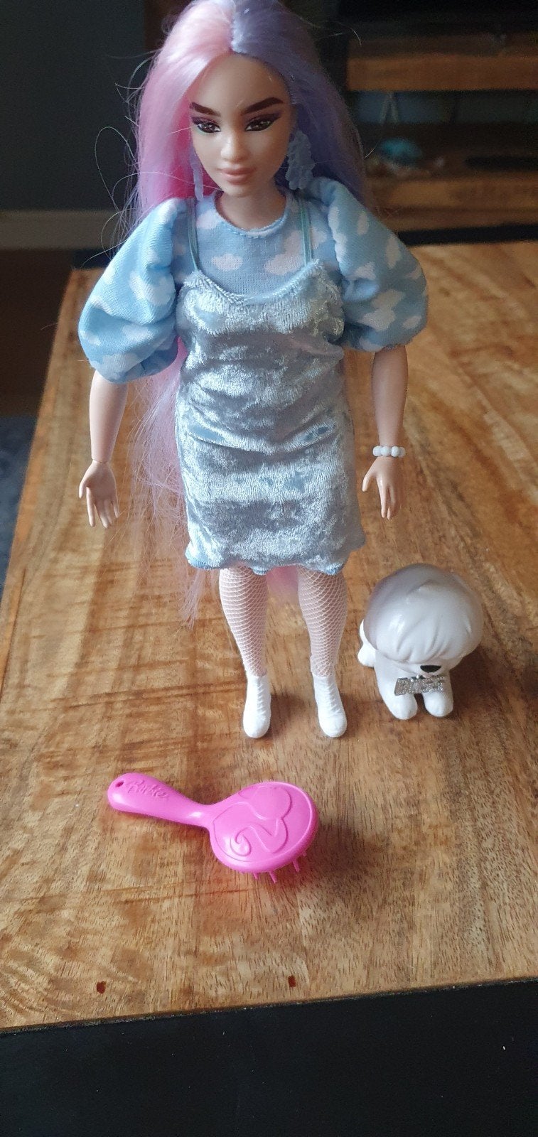 Barbie Extra pop met roze/paars haar en accessoires, Kinderen en Baby's, Speelgoed | Poppen, Ophalen, Zo goed als nieuw, Barbie