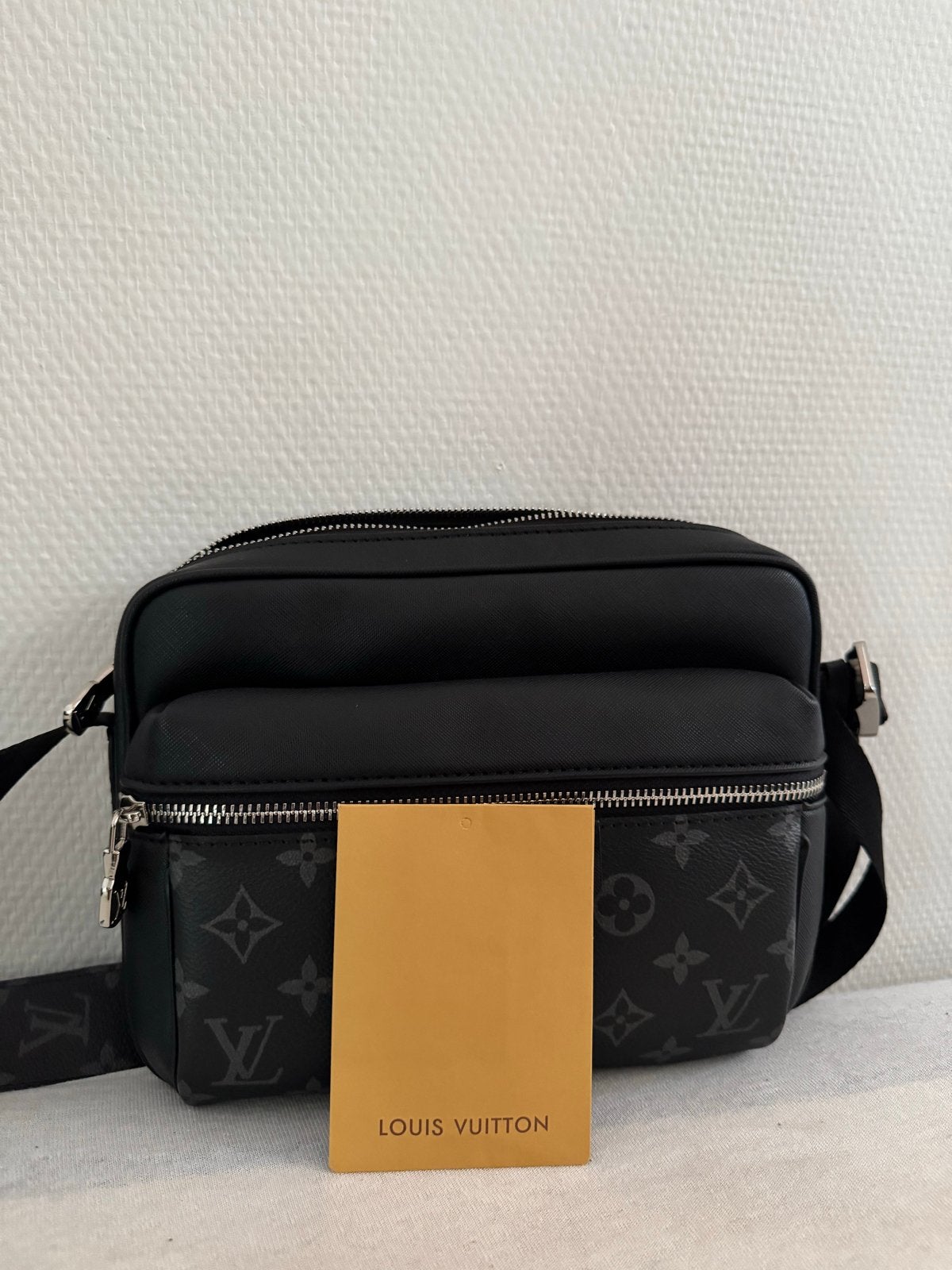 Louis Vuitton Outdoor Messenger Tas Zwart Monogram, Ophalen of Verzenden, Zo goed als nieuw, Zwart, Schoudertasje