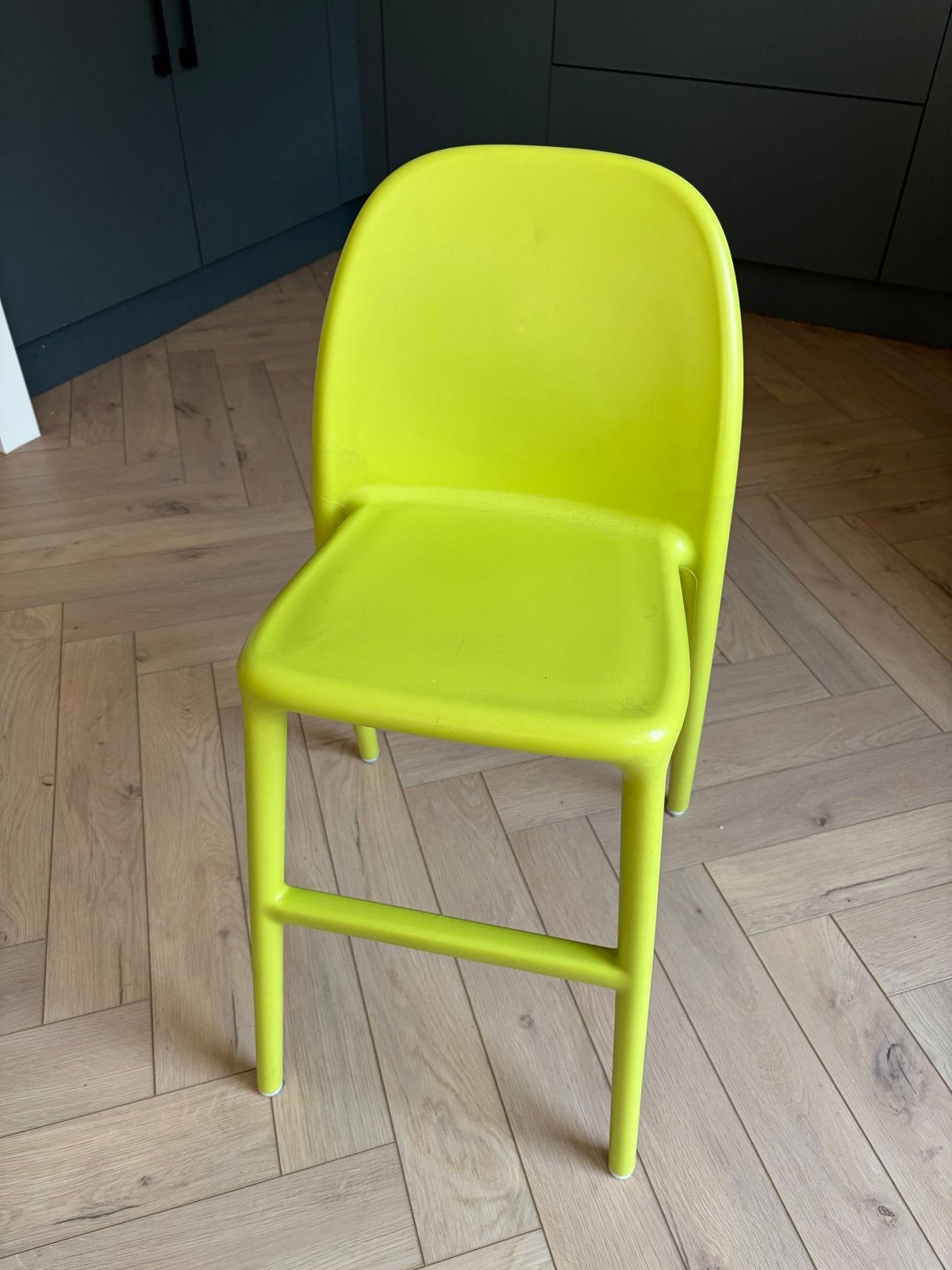 IKEA URBAN stoel - felgroen, Huis en Inrichting, Ophalen, Kunststof, Gebruikt, Overige kleuren
