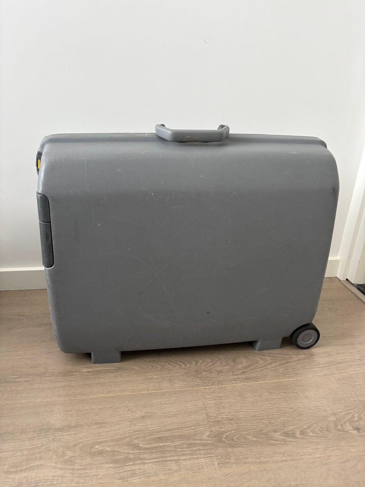 Reiskoffer, Sieraden, Tassen en Uiterlijk, Gebruikt, Hard kunststof, 55 cm of meer, Wieltjes