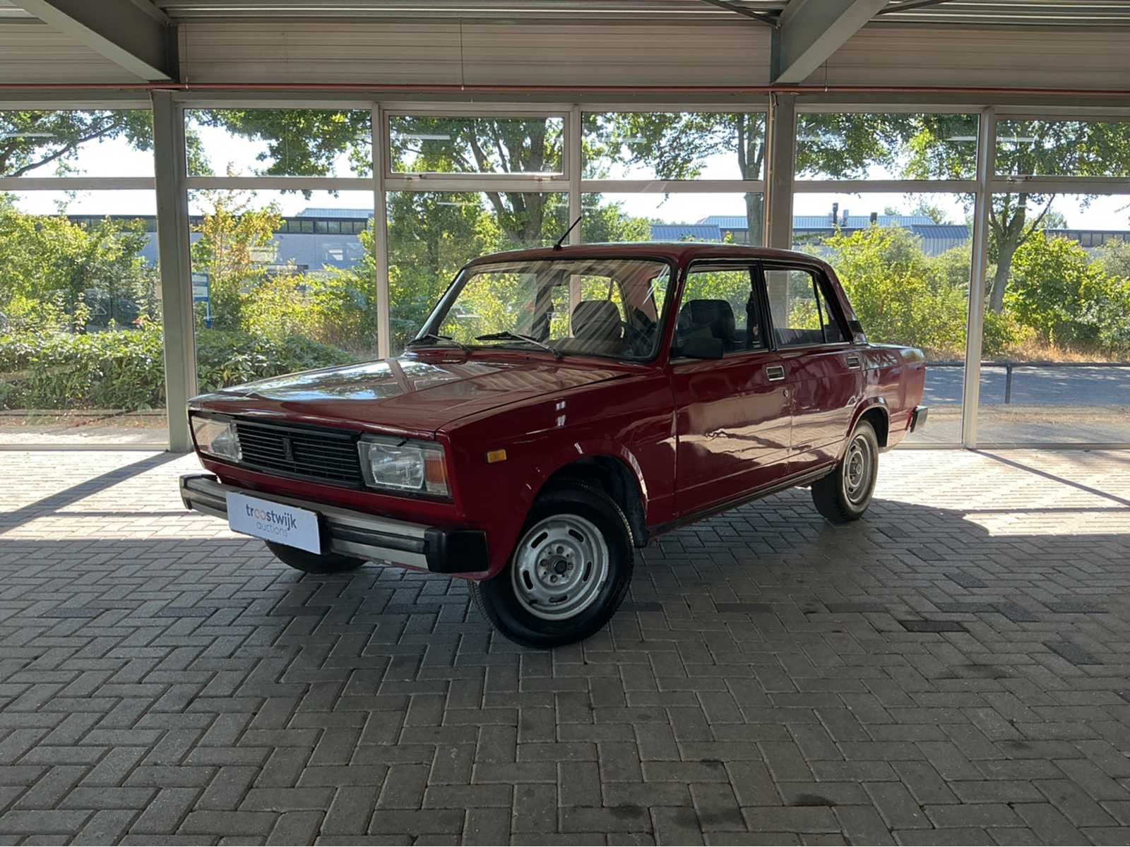Lada/VAZ 2105. 1.3 motor Benzine Marge Auto 1989, Gebruikt, Bedrijf, Handgeschakeld, Sedan