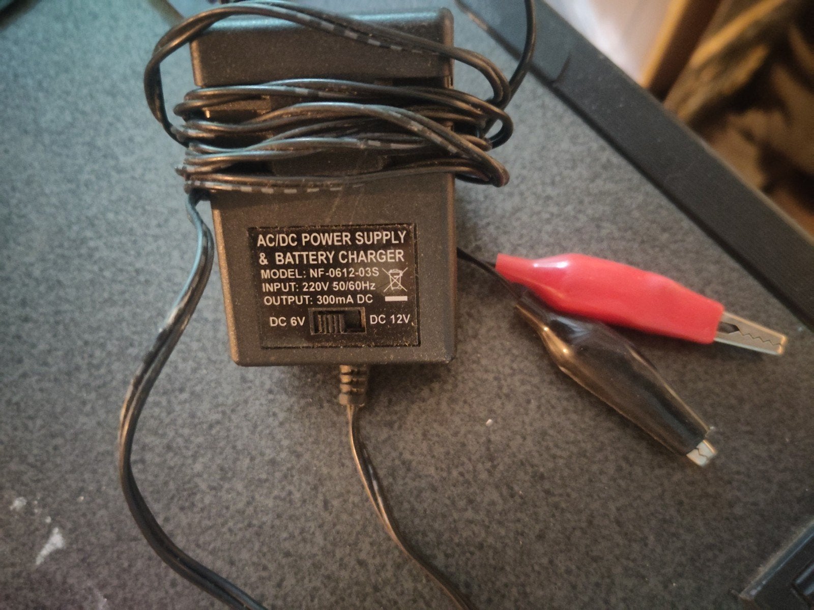 AC/DC Voeding & Batterijlader NF-0612-03S 6V/12V, Ophalen of Verzenden, Gebruikt