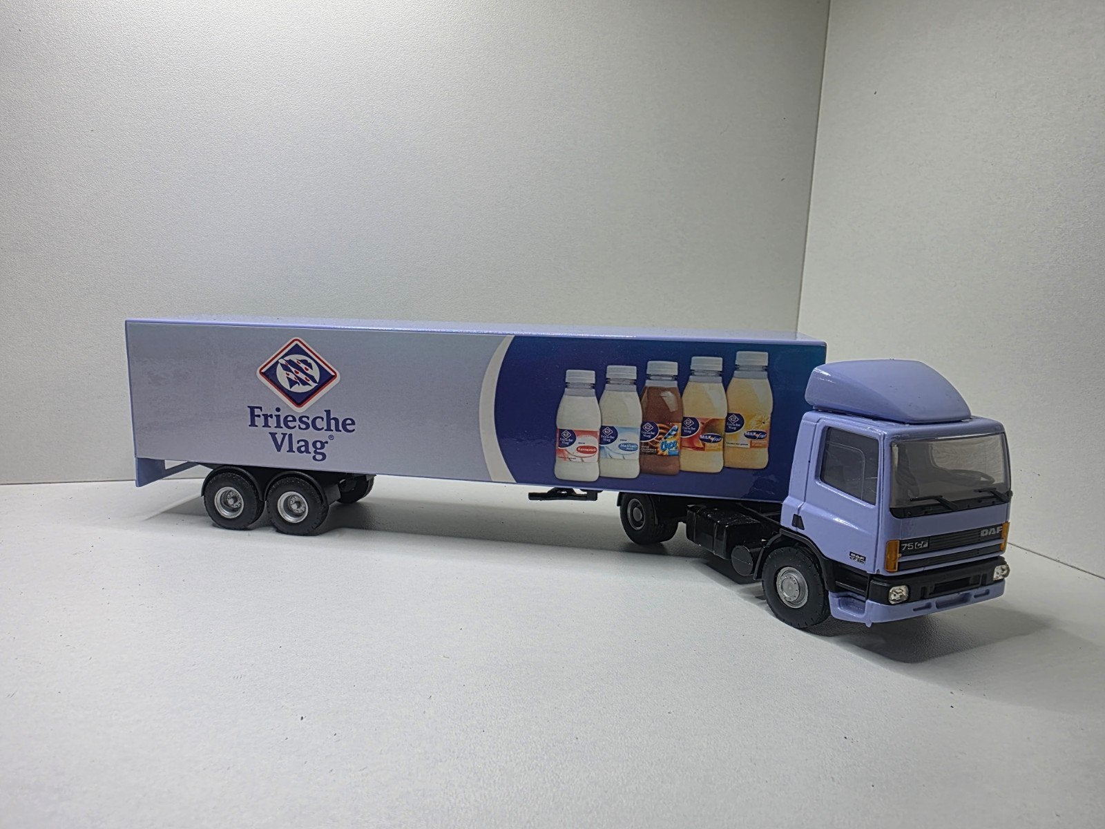 daf 75cf friesche vlag, Ophalen of Verzenden, Zo goed als nieuw, Bus of Vrachtwagen, Lion Toys