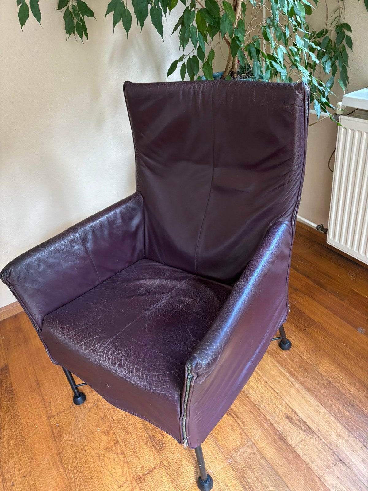 Montis Charly aubergine kleur design klassieker, Ophalen, Gebruikt, 50 tot 75 cm, Leer