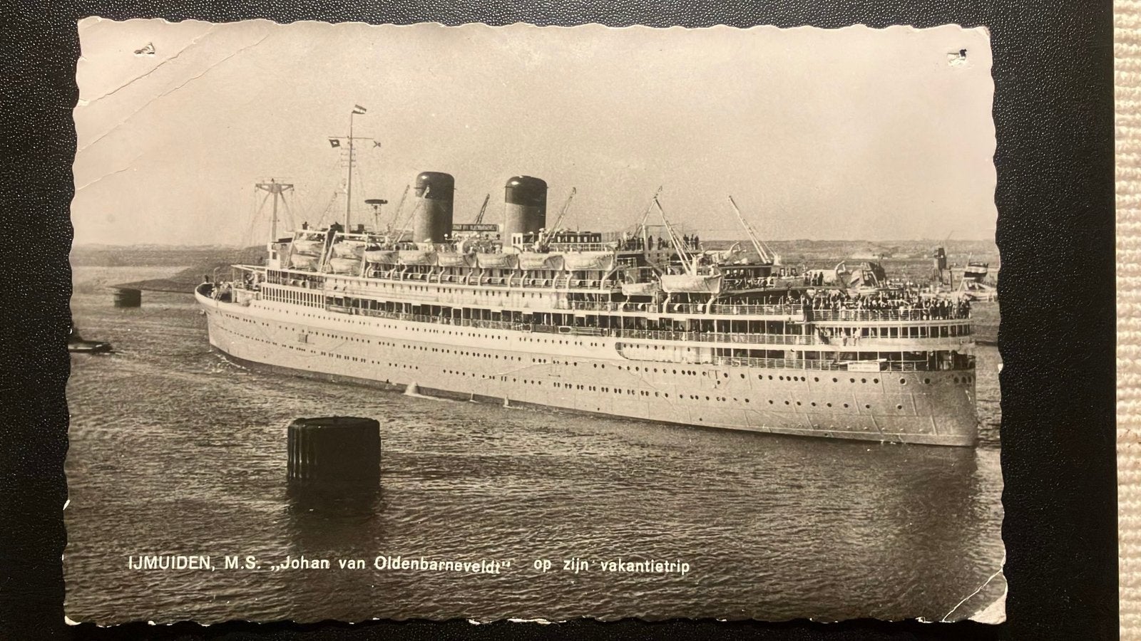 JOHAN VAN OLDENBARNEVELT ca. 1962  IJmuiden verlatend., Ophalen of Verzenden, Zo goed als nieuw, Kaart, Foto of Prent