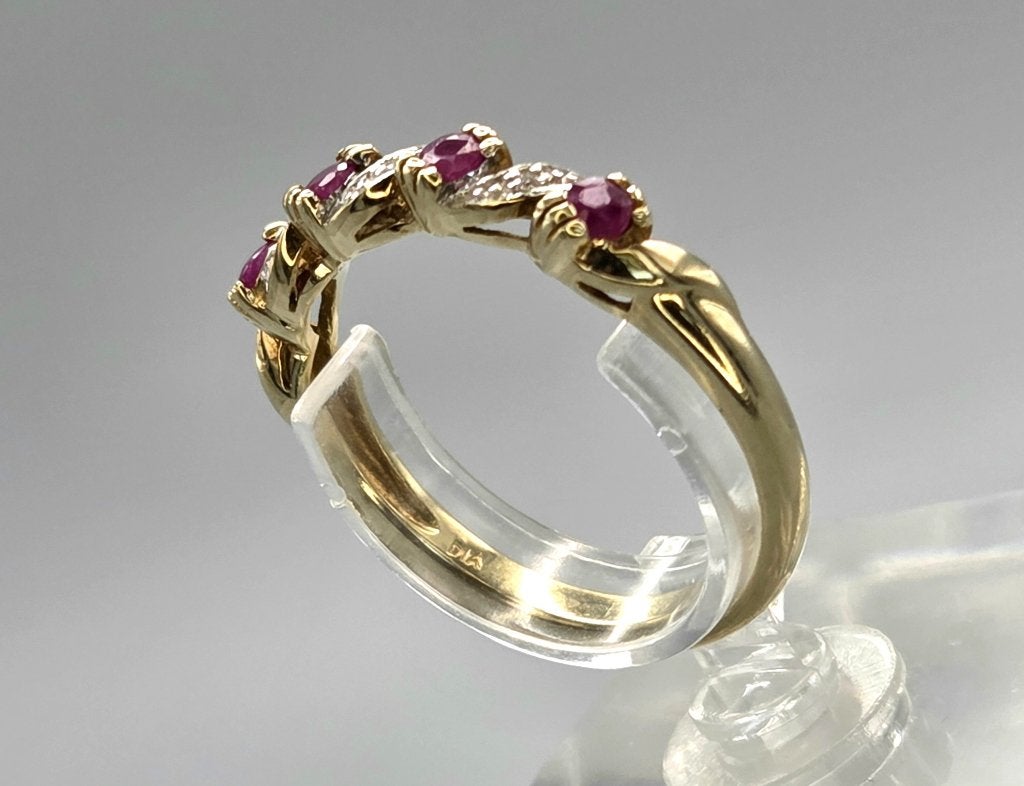 Gouden Vintage ring edelstenen robijn en diamanten. 2026/586, Sieraden, Tassen en Uiterlijk, 18 tot 19, ., Ophalen of Verzenden