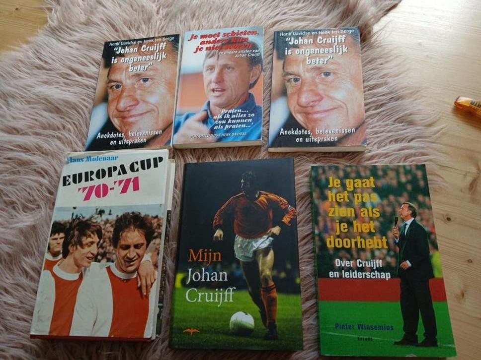 Johan cruijff  boeken, Ophalen of Verzenden, Zo goed als nieuw, Balsport