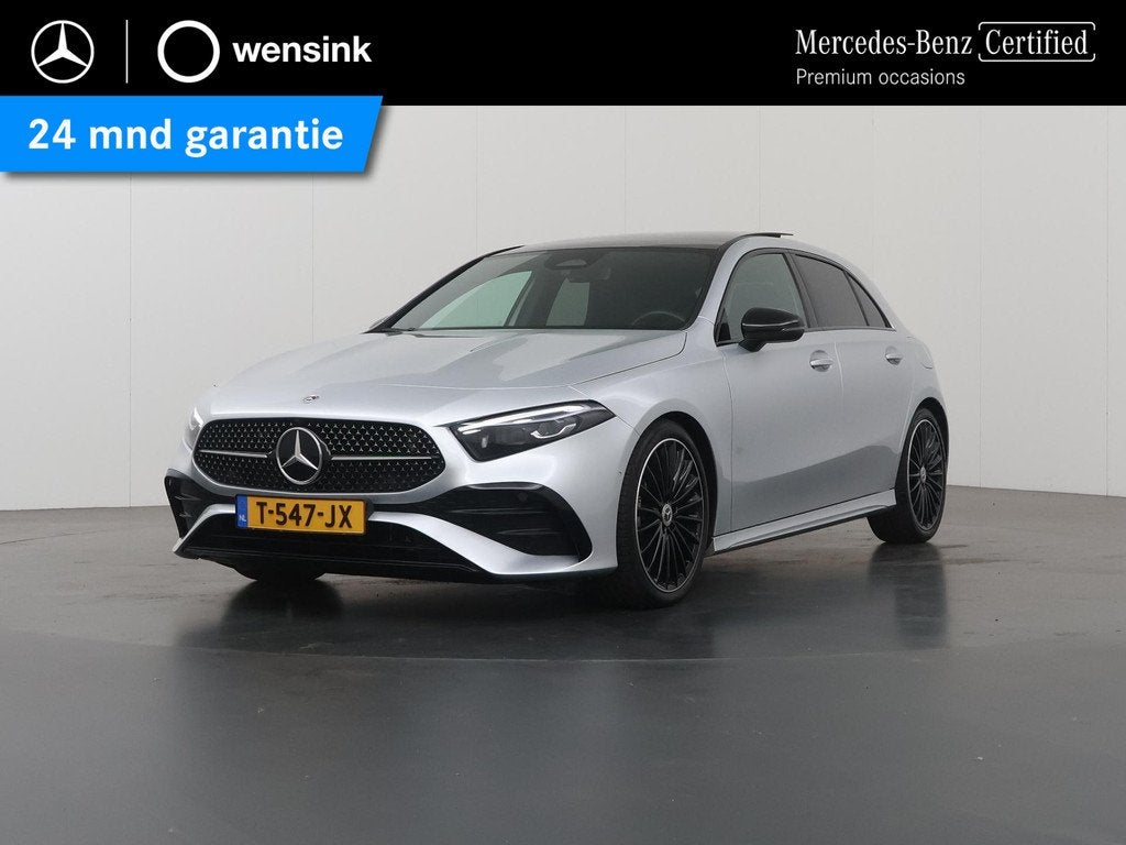 Mercedes-Benz A-klasse 180 AMG Line | Night | Panoramadak |, Auto's, Mercedes-Benz, Gebruikt, 4 cilinders, Leder en Stof, Origineel Nederlands