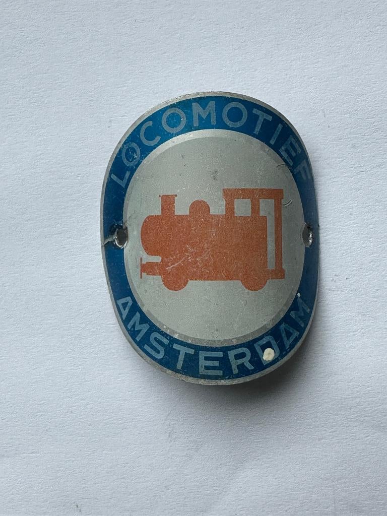 Oud Locomotief Amsterdam balhoofdplaatje. Balhoofd plaatje., Verzamelen, Merken en Reclamevoorwerpen, Ophalen of Verzenden, Gebruikt