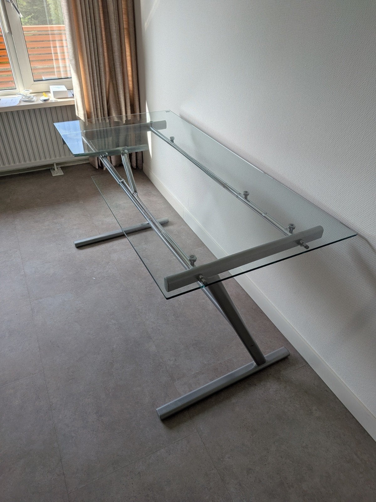 Mooi stalen bureau met glazen plaat
Modern stevige bureaus m, Ophalen, Zo goed als nieuw, Metaal