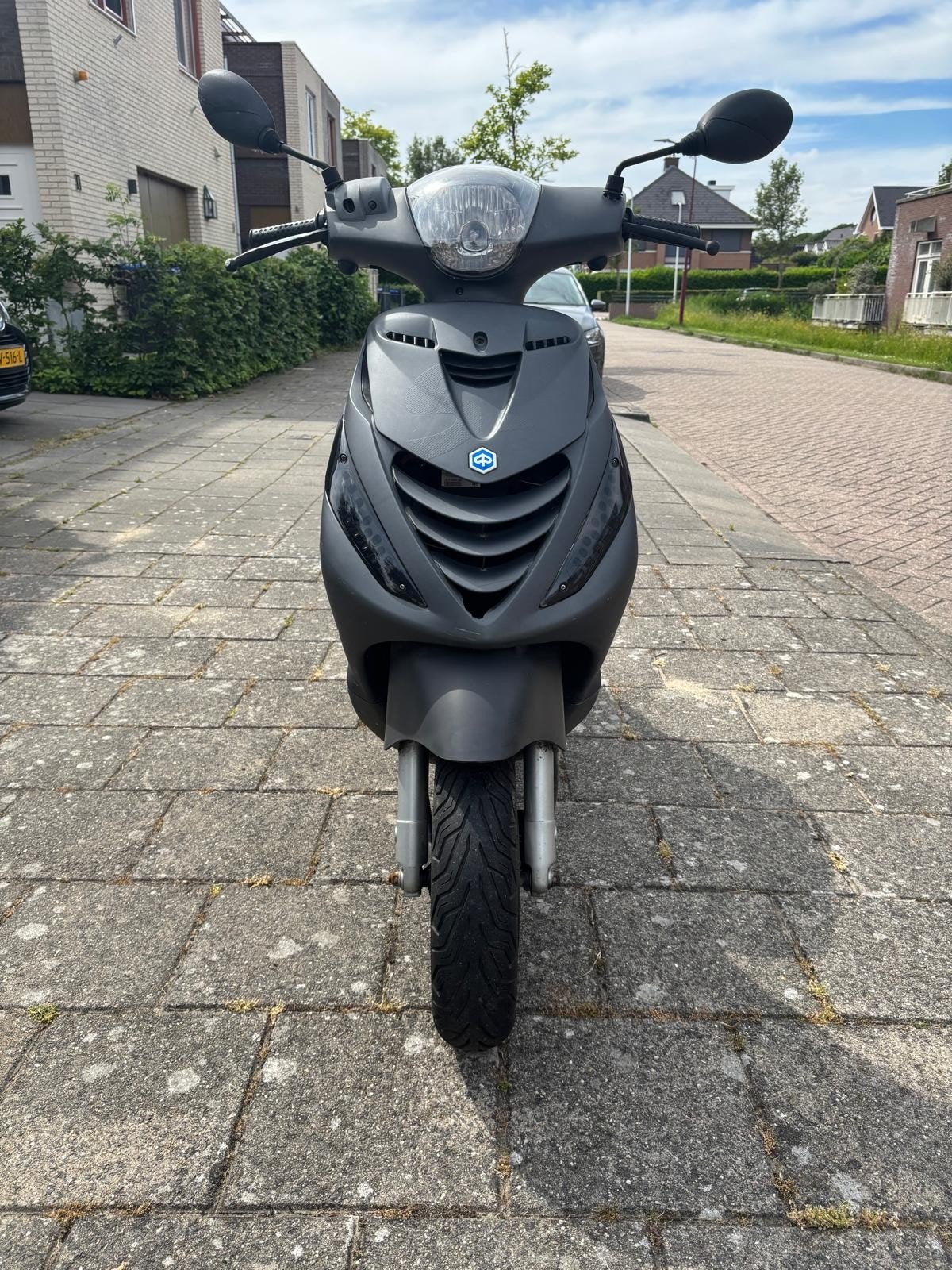 Piaggio Zip 2021 - Weinig kilometers, Fietsen en Brommers, Scooters | Piaggio, Ophalen, Maximaal 45 km/u, Zip, Zo goed als nieuw
