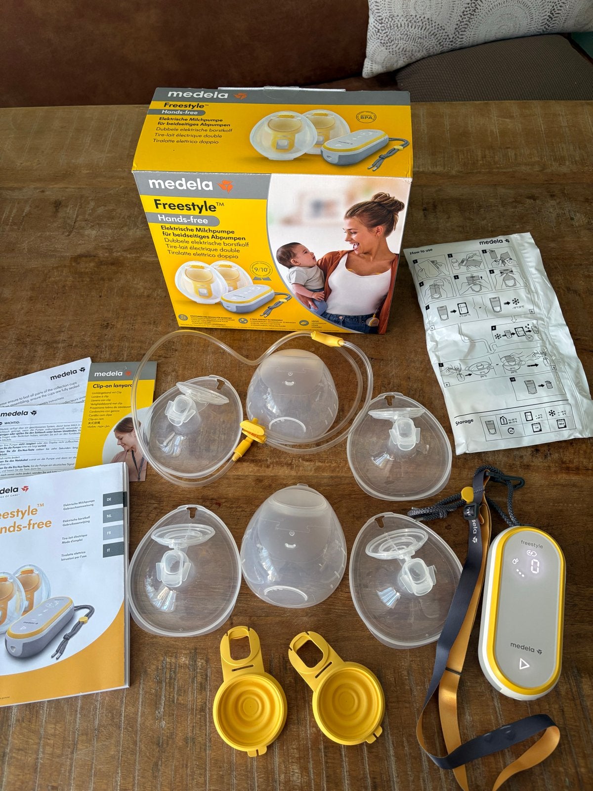 Medela Freestyle Hands-free Dubbele Elektrische Borstkolf, Ophalen, Zo goed als nieuw