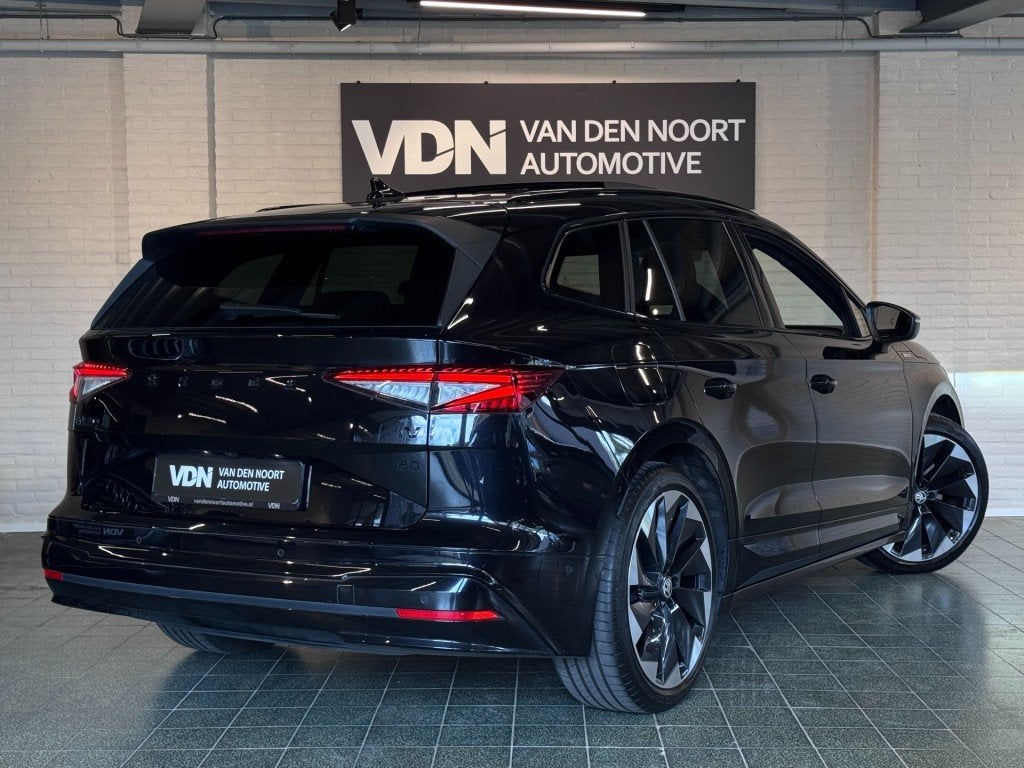 Skoda ENYAQ iV 80 Sportline 204pk BTW Warmtepomp Pano Camera, Automaat, Gebruikt, Zwart, 204 pk
