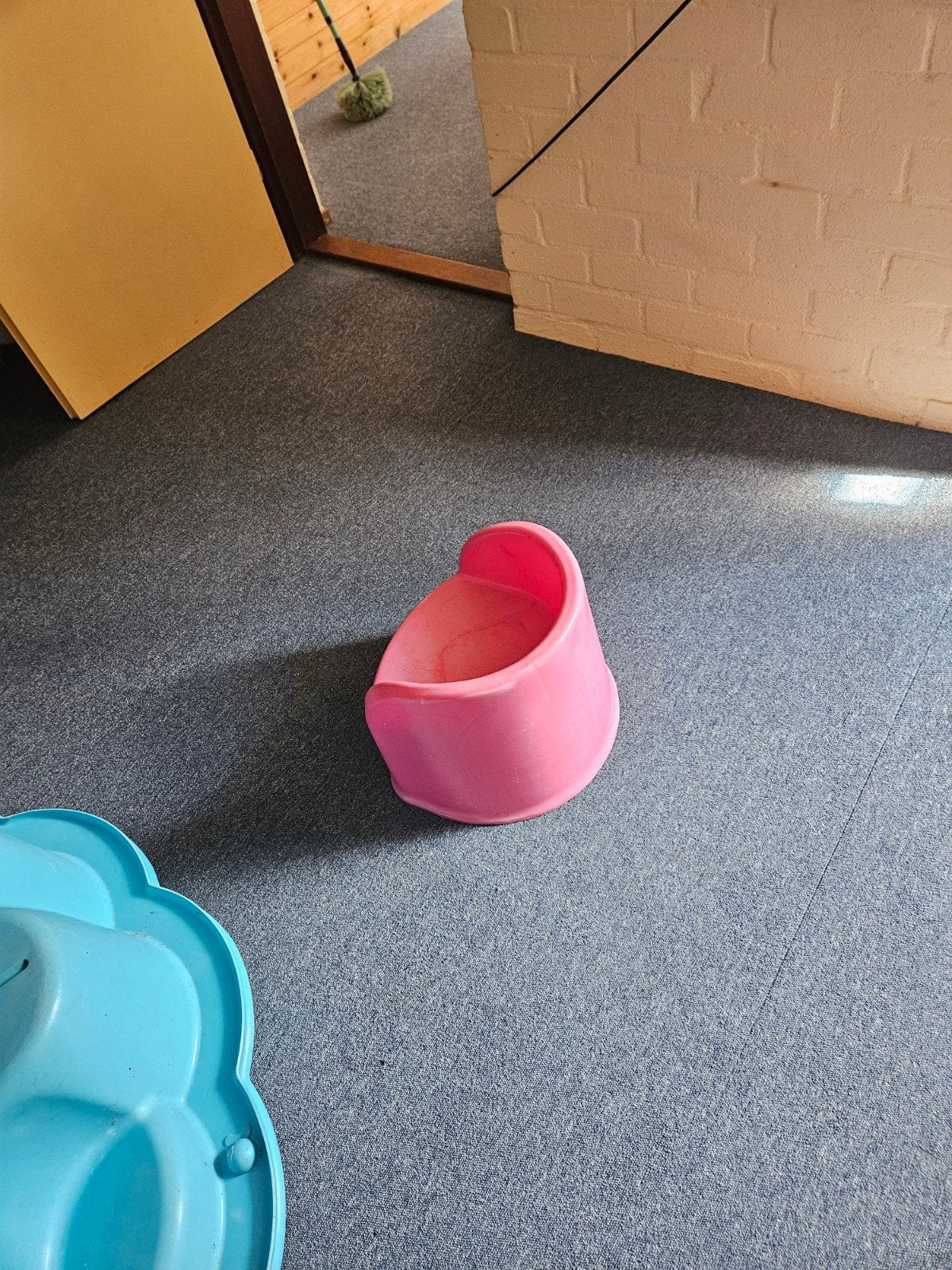 Roze kinderstoel / peuterstoel, Ophalen, Gebruikt