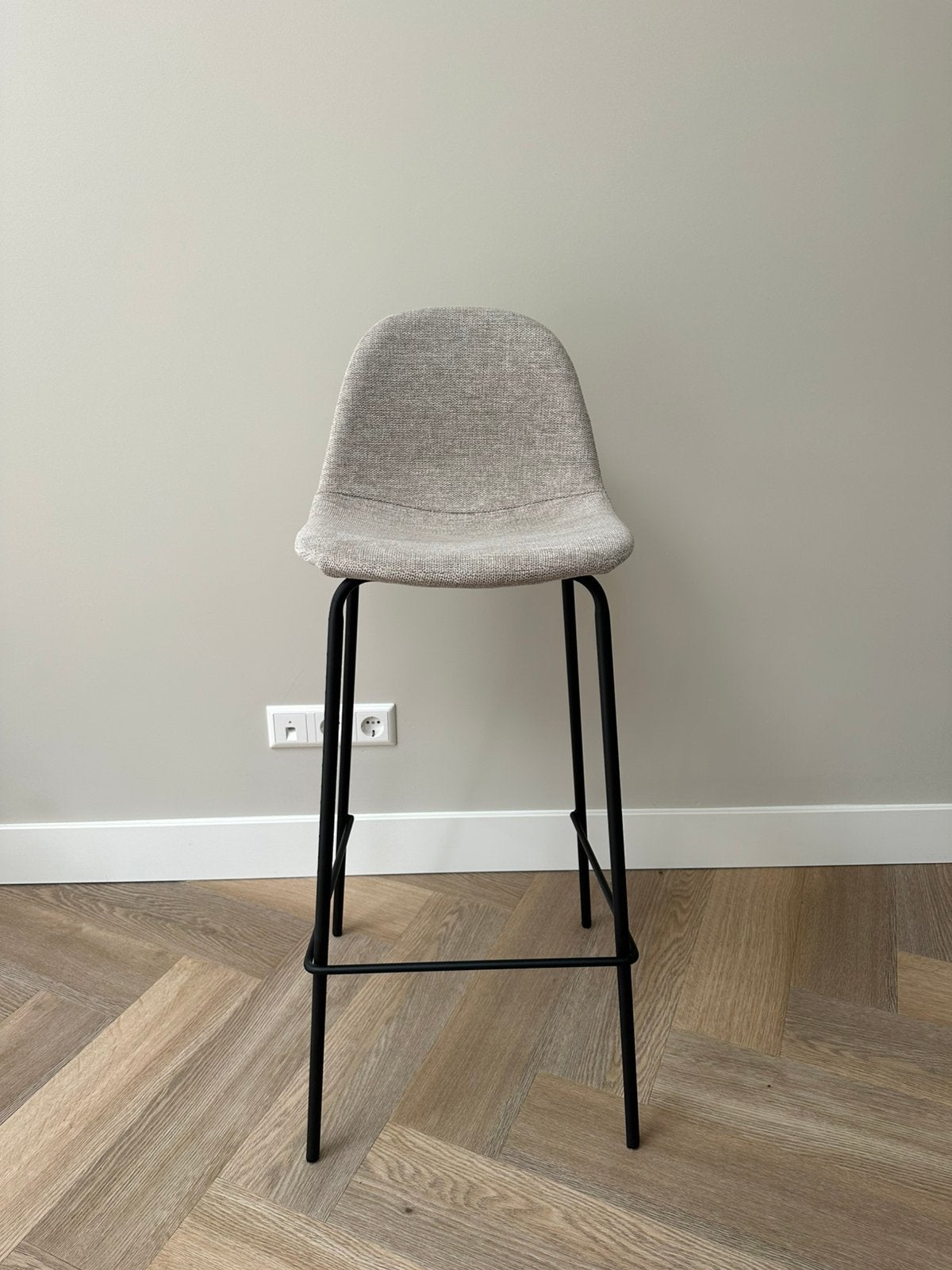 2x Giga Meubel Saar barkruk – Beige – Zo goed als nieuw, Ophalen, 60 tot 90 cm, Zo goed als nieuw, Metaal