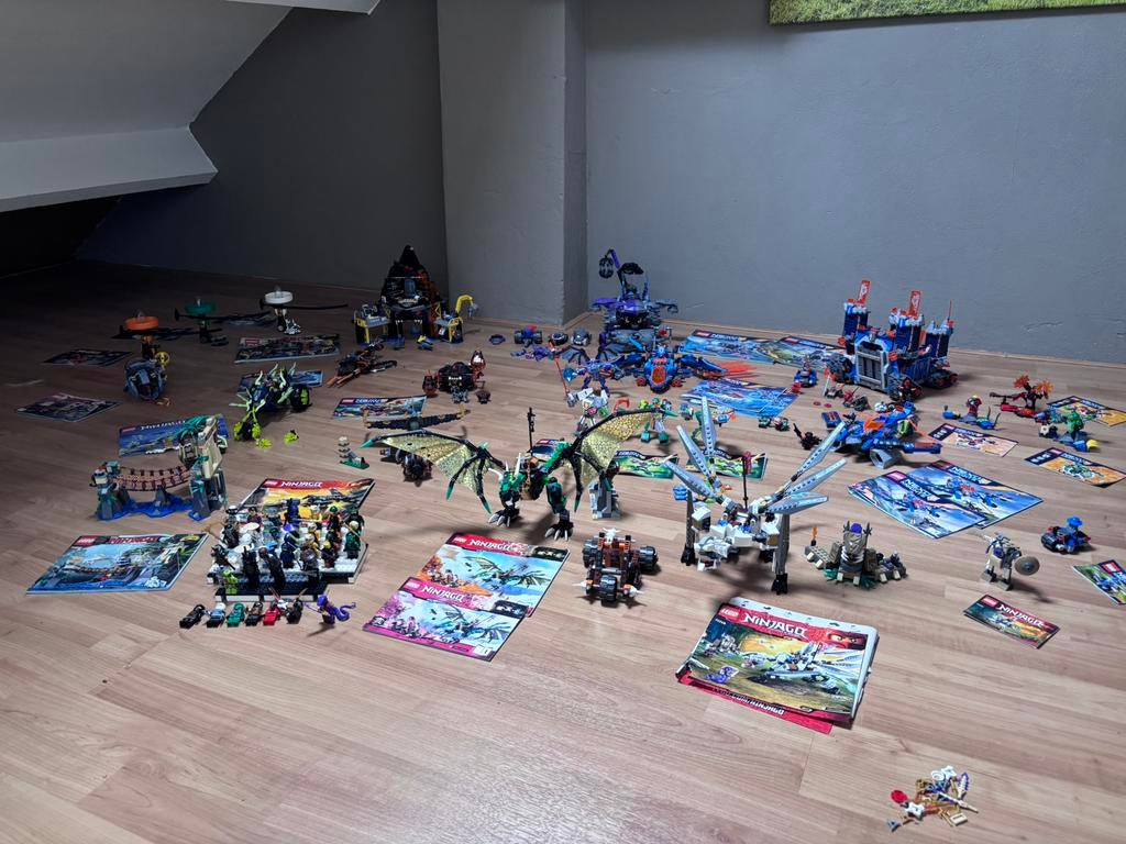 Mega veel lego ninjago en nexo knights! + minifiguren, Ophalen, Zo goed als nieuw