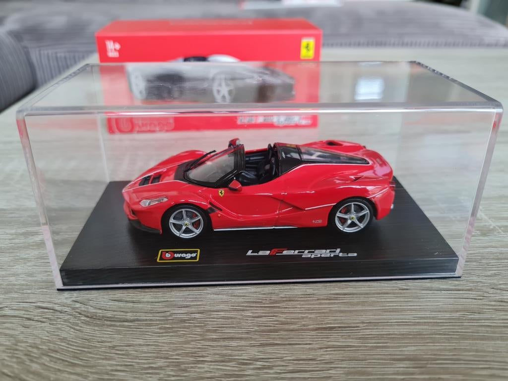 Ferrari La Ferrari Aperta rood 1:43 ( Bburago), Ophalen of Verzenden, Nieuw, Auto, Overige merken