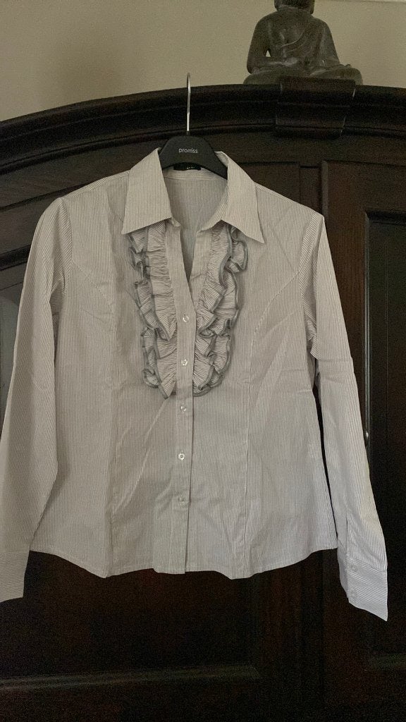 Blouse gestreept Grijs Wit met roezel maat 42 van CLL, Maat 42/44 (L), Ophalen of Verzenden, Zo goed als nieuw, CLL