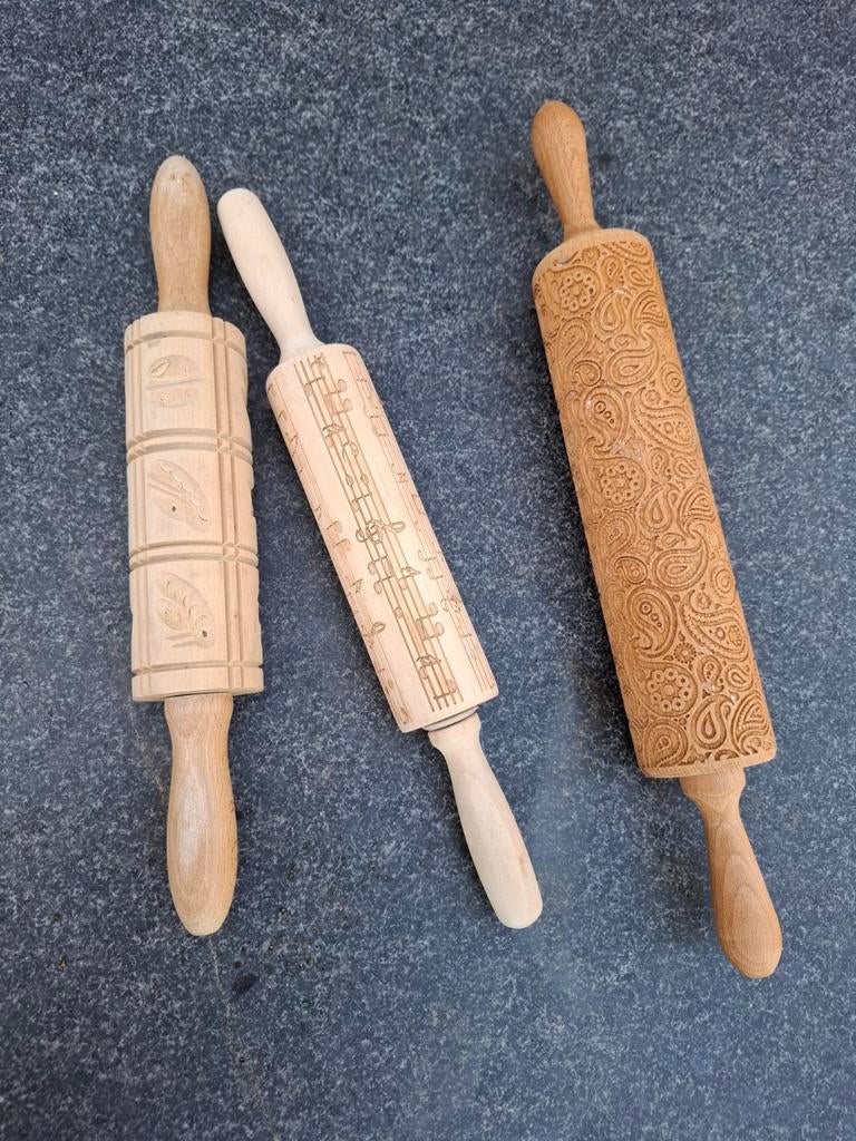 Deegroller met reliëf: muzieknoten en andere details, Ophalen of Verzenden