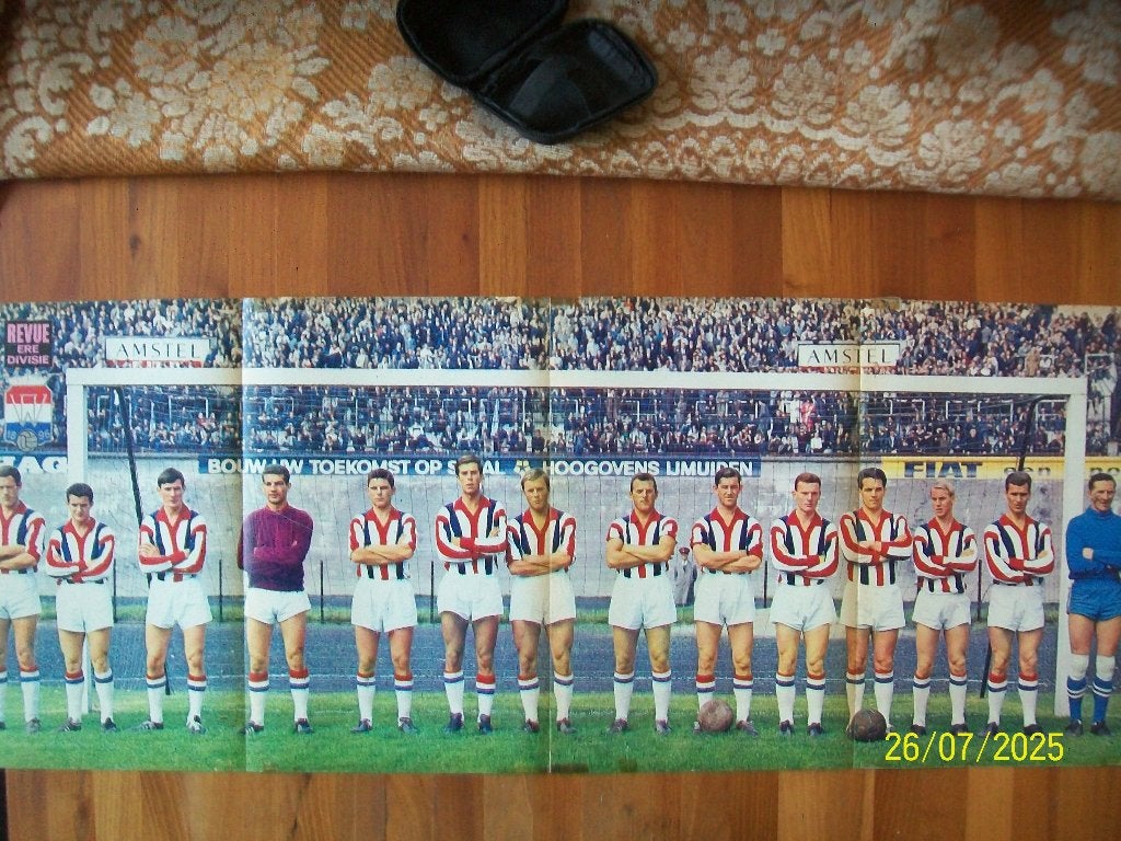 Willem II uitklapposter Revue seizoen 1965 - 1966, Verzenden, Gebruikt, Willem II, Poster, Plaatje of Sticker