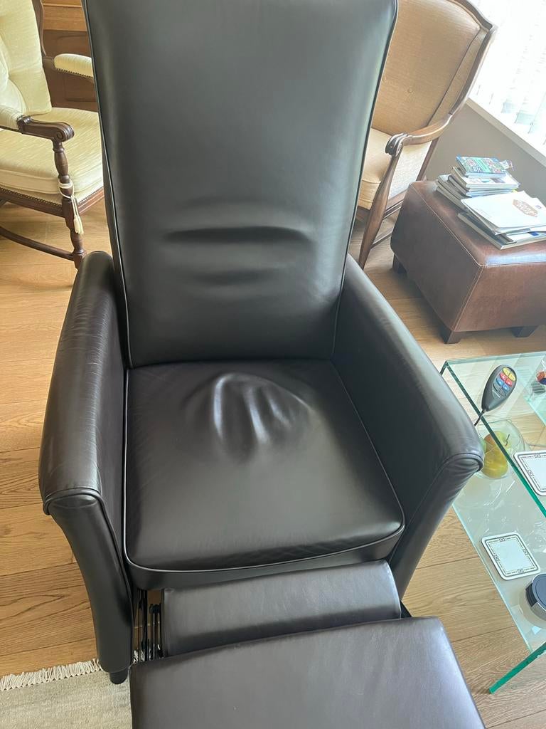 Fitform Volledig Elektrische Sta-op Stoel Leder, Huis en Inrichting, Fauteuils, Ophalen, Zo goed als nieuw, 75 tot 100 cm, 50 tot 75 cm