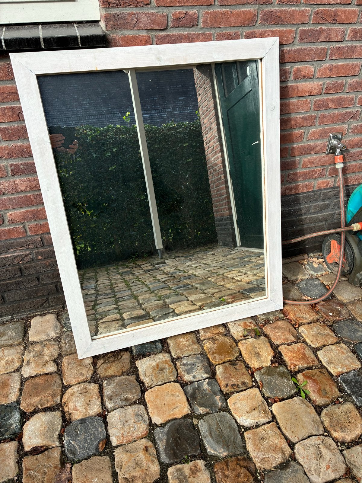 Grote spiegel met witte houten lijst, Ophalen, Rechthoekig, 100 tot 150 cm