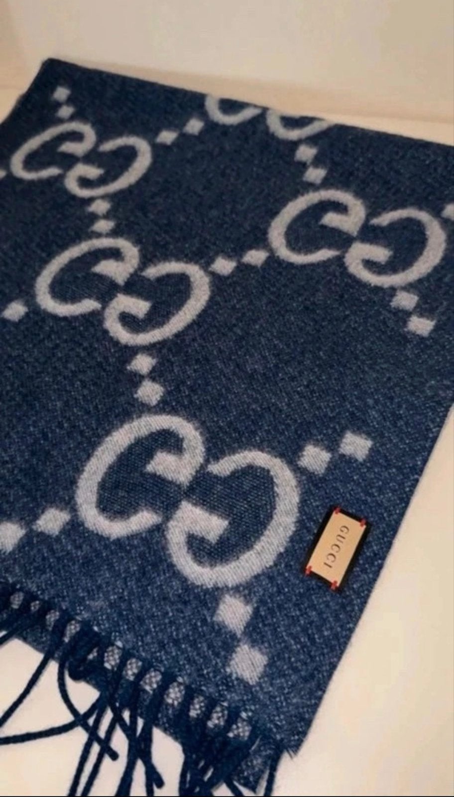 Gucci Kasjmier Sjaal - Blauw met GG-patroon, Ophalen of Verzenden, Zo goed als nieuw, Maat 38/40 (M), Sjaal