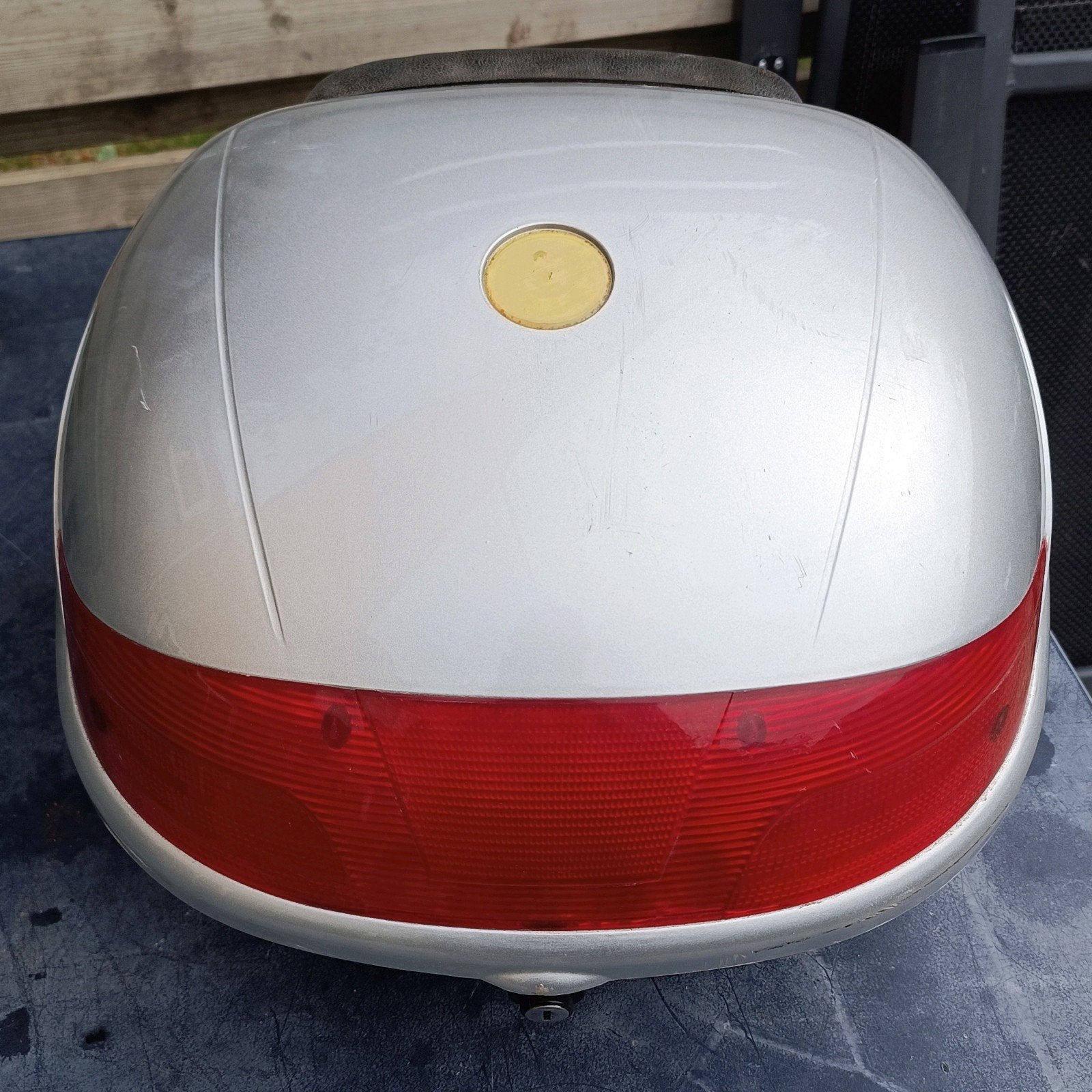 Topkoffer scooter 32L met slot en sleutels, Fietsen en Brommers, Ophalen of Verzenden, Gebruikt, Overige typen, Overige merken