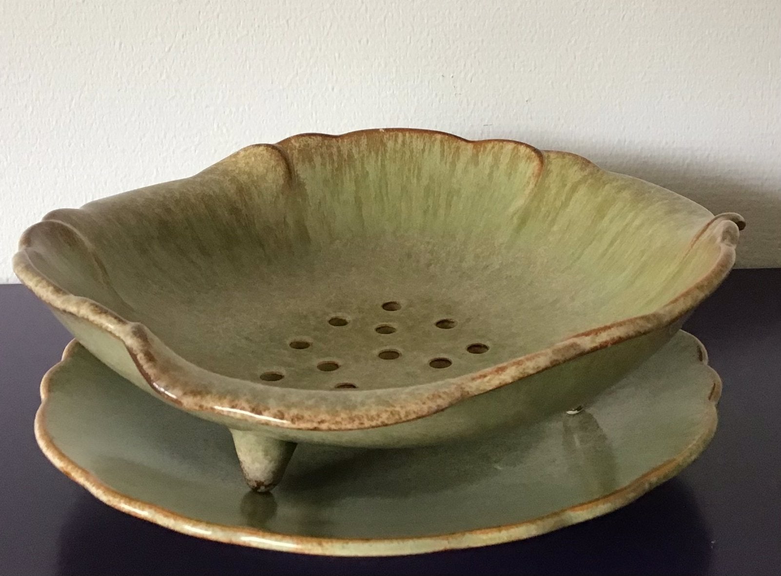 Antieke/Vintage fruittest plateel met bijbehorende onderbord, Ophalen of Verzenden