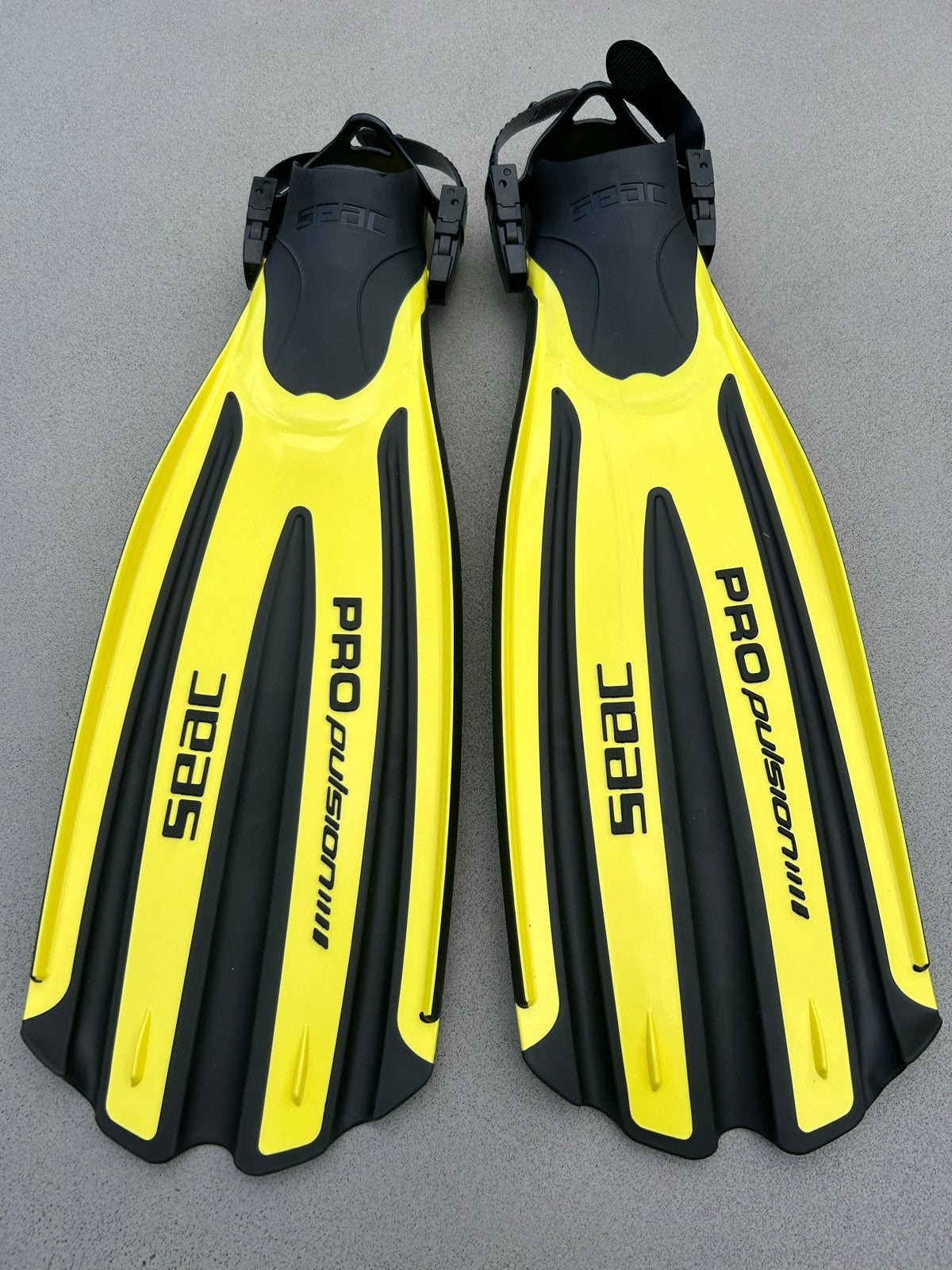 Duikvinnen Seac Propulsion M-L Geel/Zwart, Watersport en Boten, Ophalen of Verzenden, Zo goed als nieuw, Zwem- of Duikvliezen