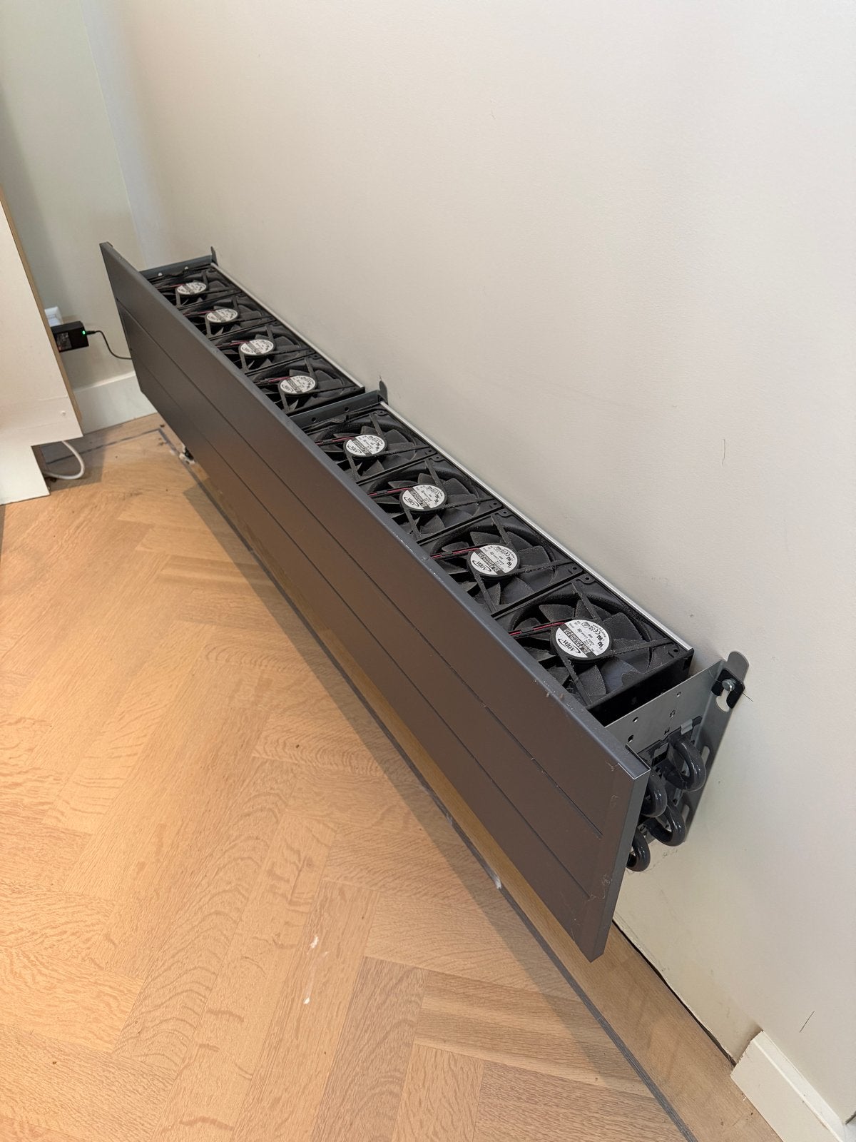 Jaga DBE convector 1400x300 T16 wandinbouw, Ophalen, 30 tot 80 cm, Gebruikt, Hoog rendement (Hr)