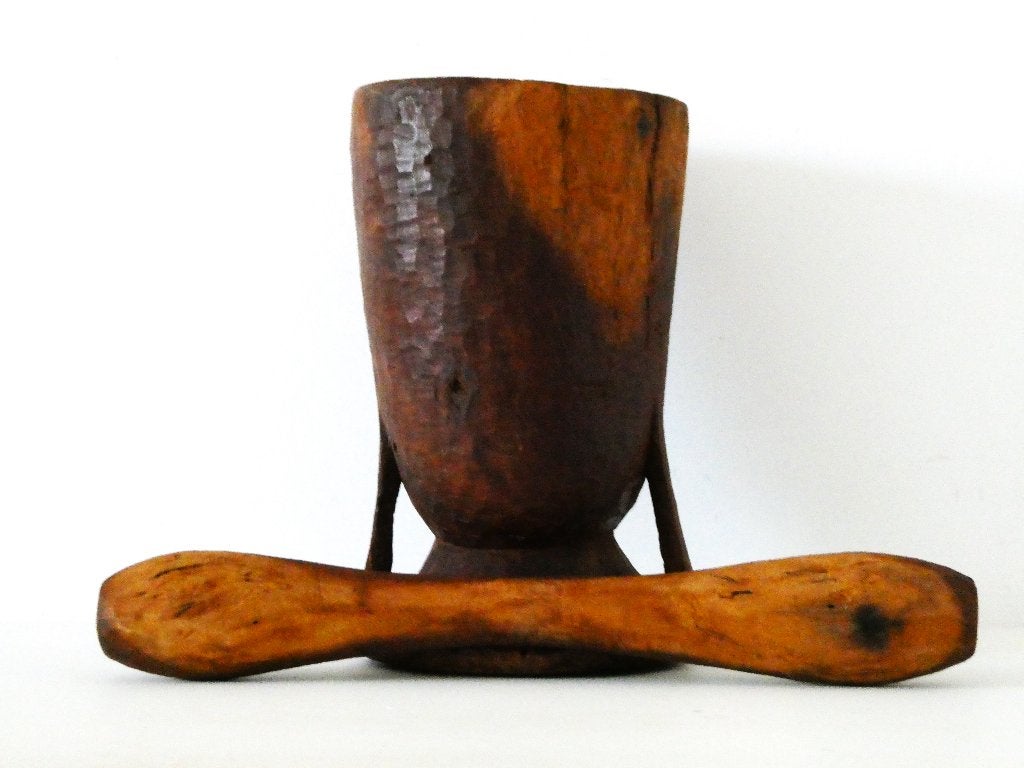 Unieke handvervaardigde grote houten vijzel / mortier Afrika, Antiek en Kunst, Ophalen of Verzenden, Handgemaakt, 20 - 50 cm, Hout