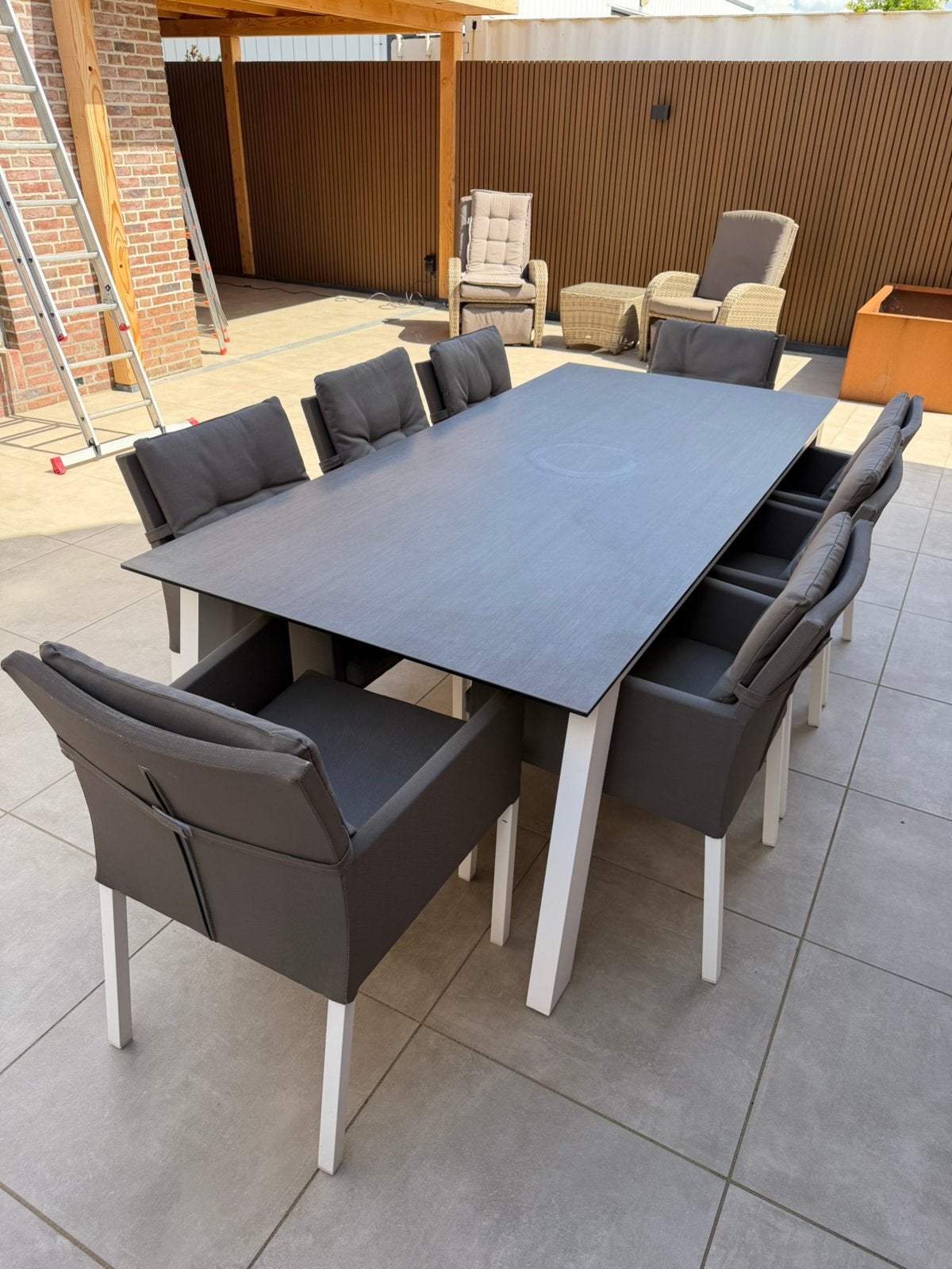 Moderne tuintafel met 8 stoelen incl. kussens, grijs en wit, Tuin en Terras, Tuinsets en Loungesets, Ophalen, Overige materialen