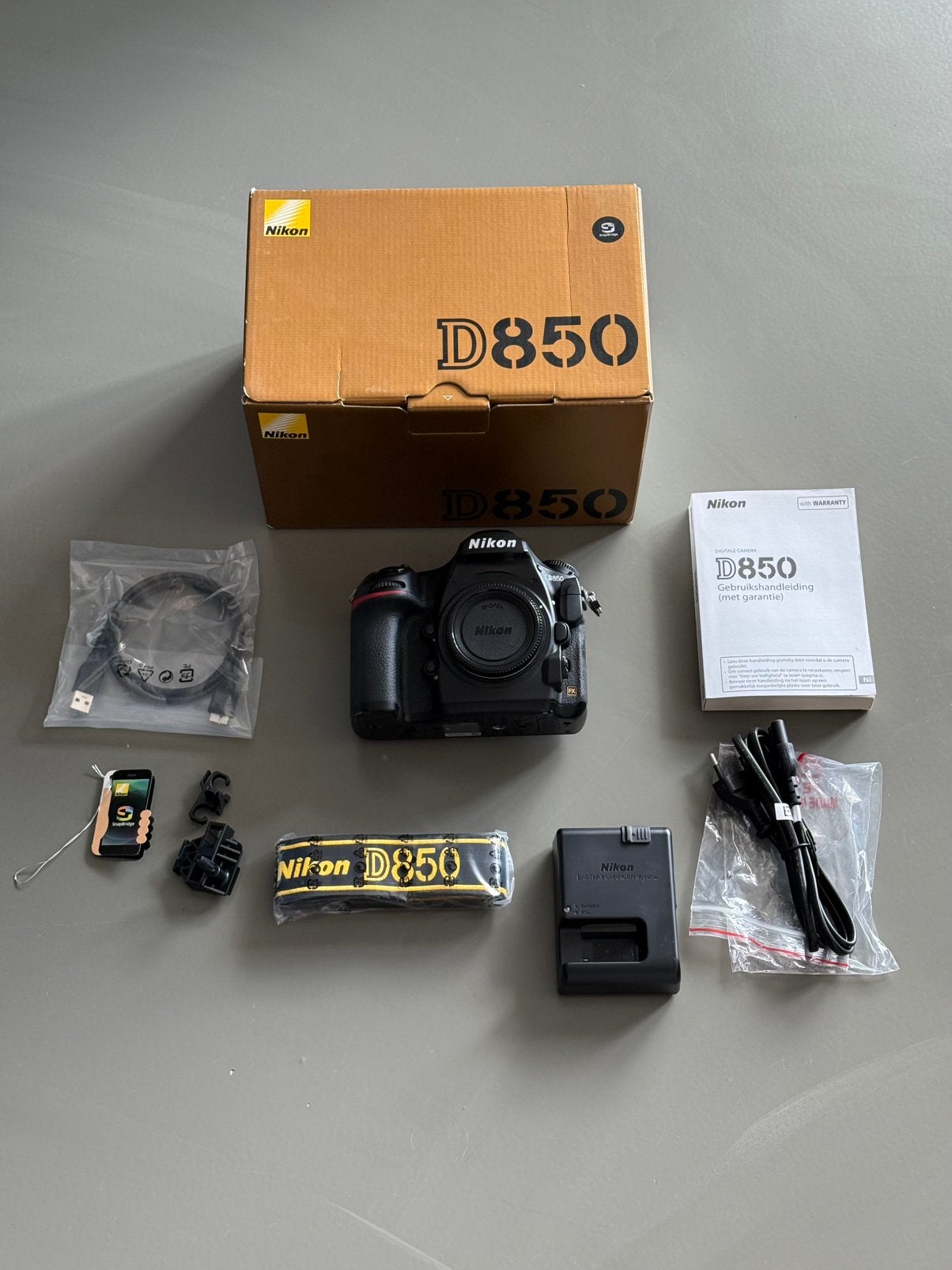 Nikon D850, Draagriem, Bluetooth, Gebruikt, Spiegelreflex