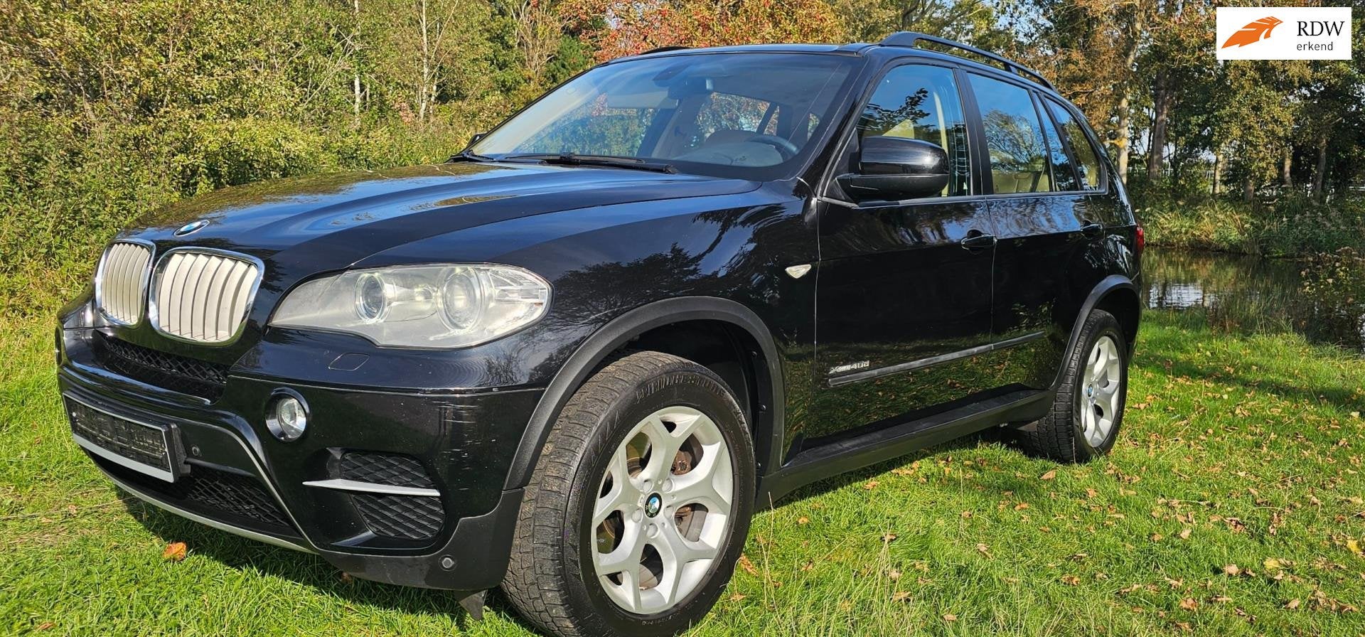 BMW X5 XDrive40d lage kms Voll gereviseerde motor, Auto's, X5, 255 €/maand, Zwart, Bedrijf