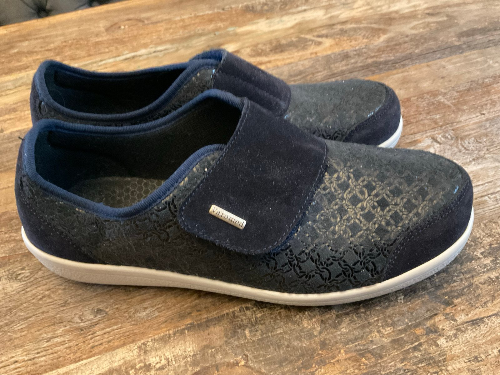 Varomed pantoffels/sloffen, maat 6.5 (ongeveer 40), Ophalen of Verzenden, Gedragen, Blauw, Pantoffels of Sloffen
