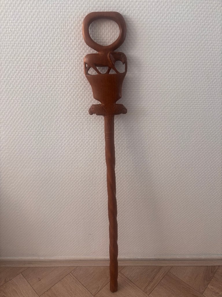 Vintage handgesneden Afrikaanse wandelstok met olifant., Antiek en Kunst, Ophalen of Verzenden