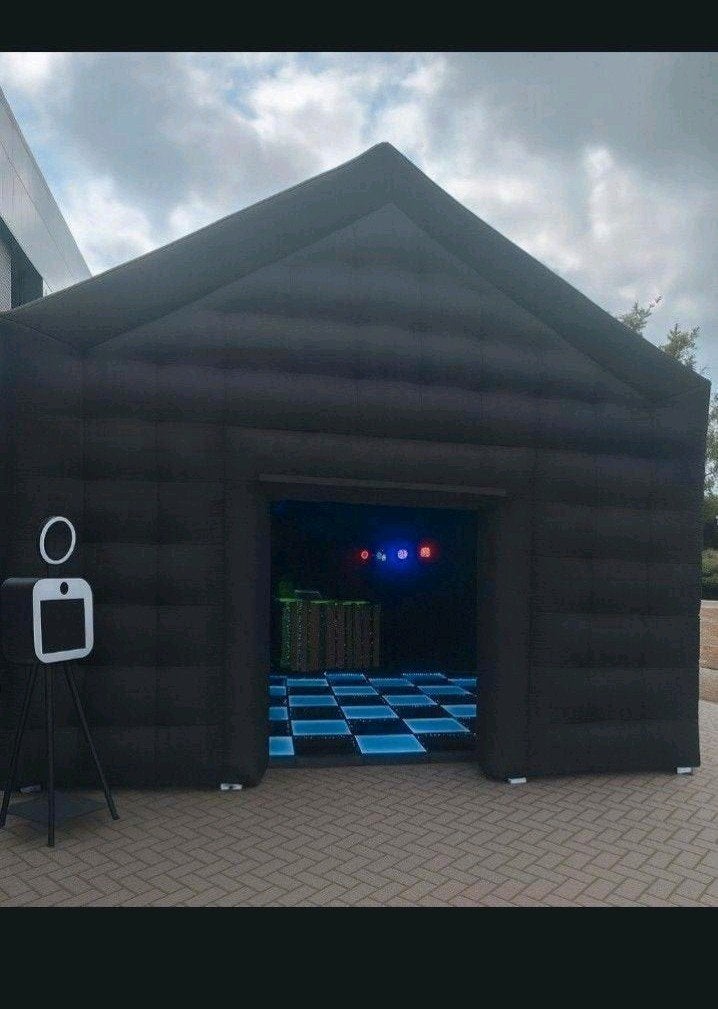 Opblaasbare Partytent / Discotheek 6 bij 8 tent te koop, Tuin en Terras, Partytenten, Ophalen of Verzenden, Zo goed als nieuw