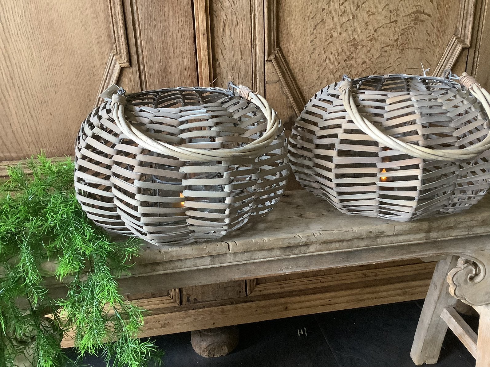 NIEUW set 2 forse rieten rotan windlichten ook leuk buiten, Huis en Inrichting, Woonaccessoires | Kandelaars en Kaarsen, Ophalen of Verzenden