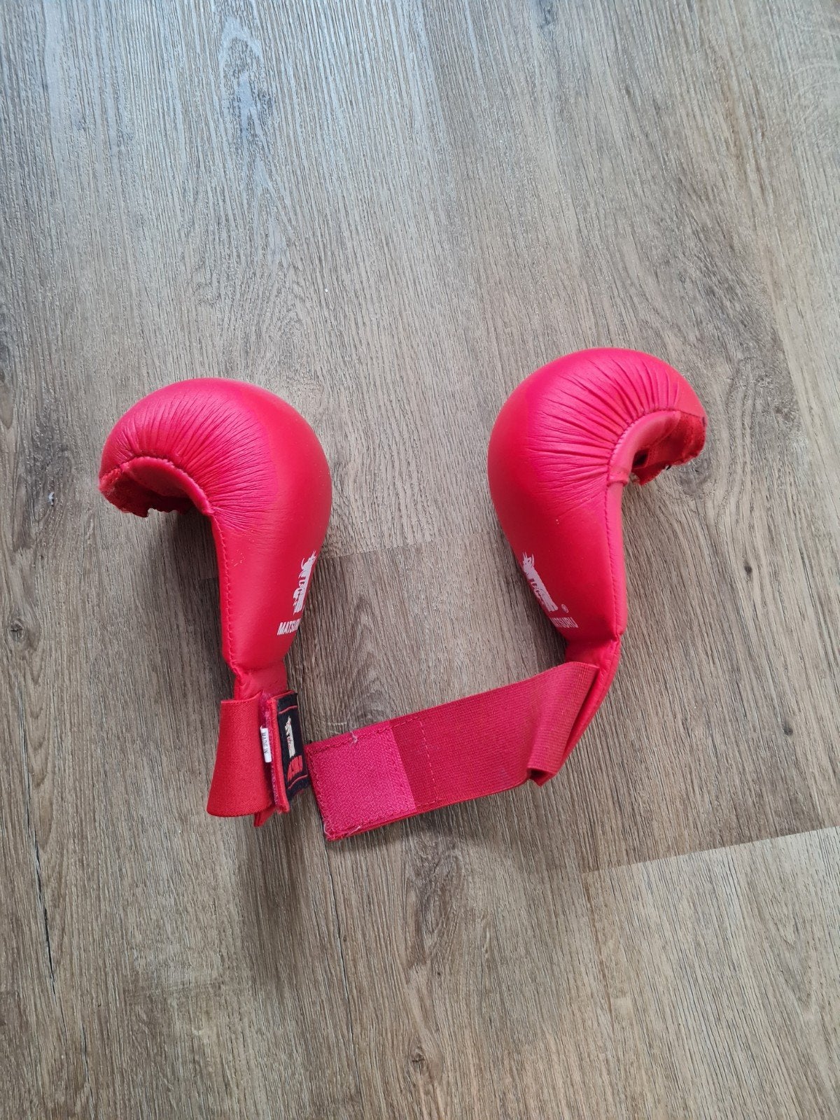 Rode Matsuru karate handschoenen, Ophalen of Verzenden