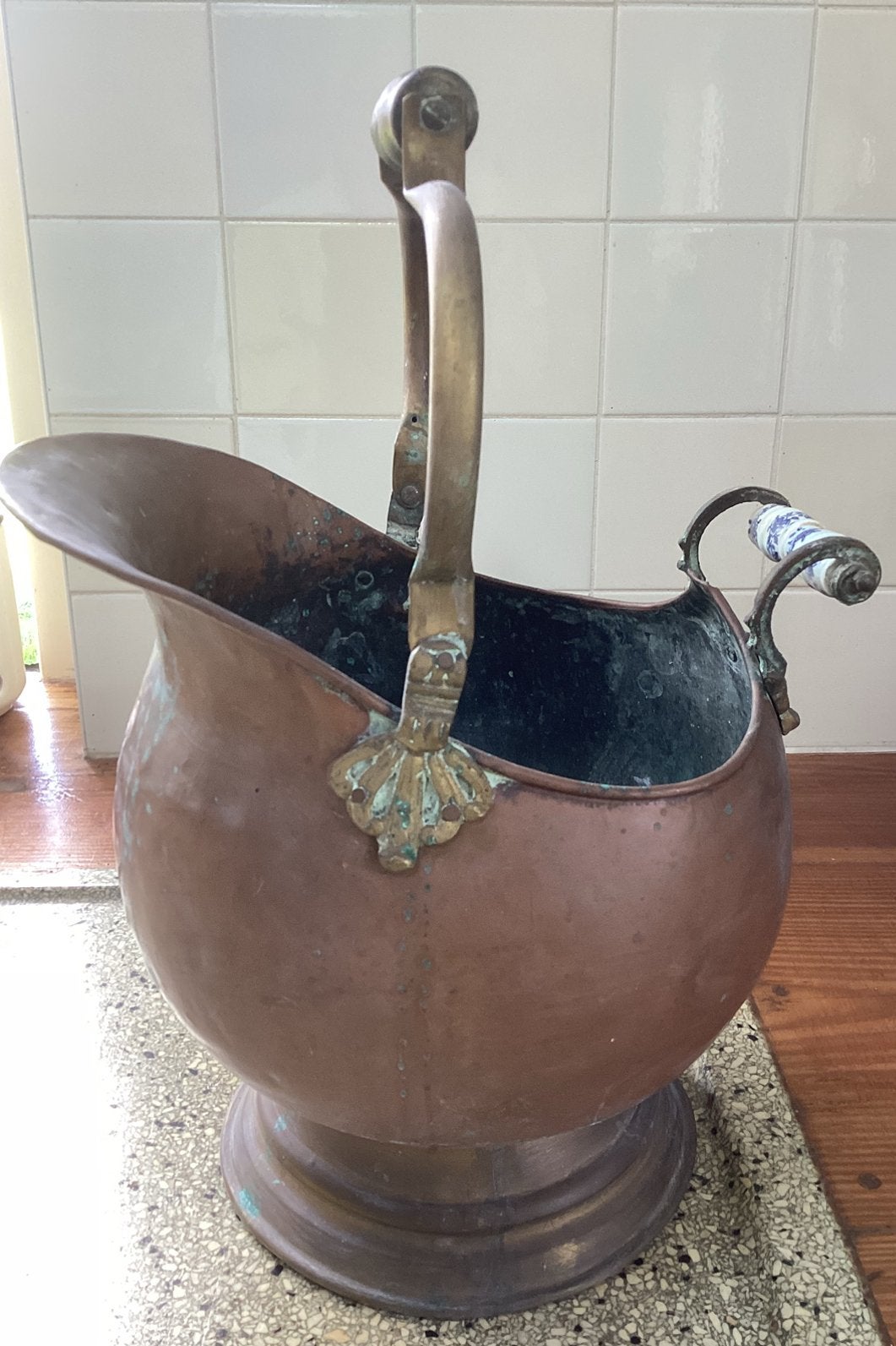 Antieke Koperen Kolenkit / Kolenemmer – Delfts Blauw Handvat, Antiek en Kunst, Antiek | Koper en Brons, Ophalen, Koper