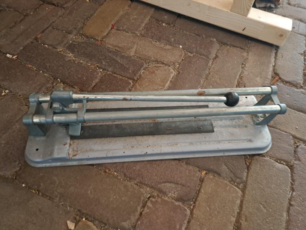 tegelsnijder, Ophalen, Gebruikt, 60 cm of meer, Minder dan 5 m²