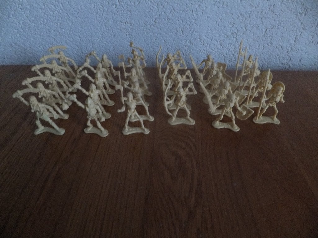 Vintage skeletten strijders miniaturen 28 stuks, Ophalen of Verzenden, Gebruikt