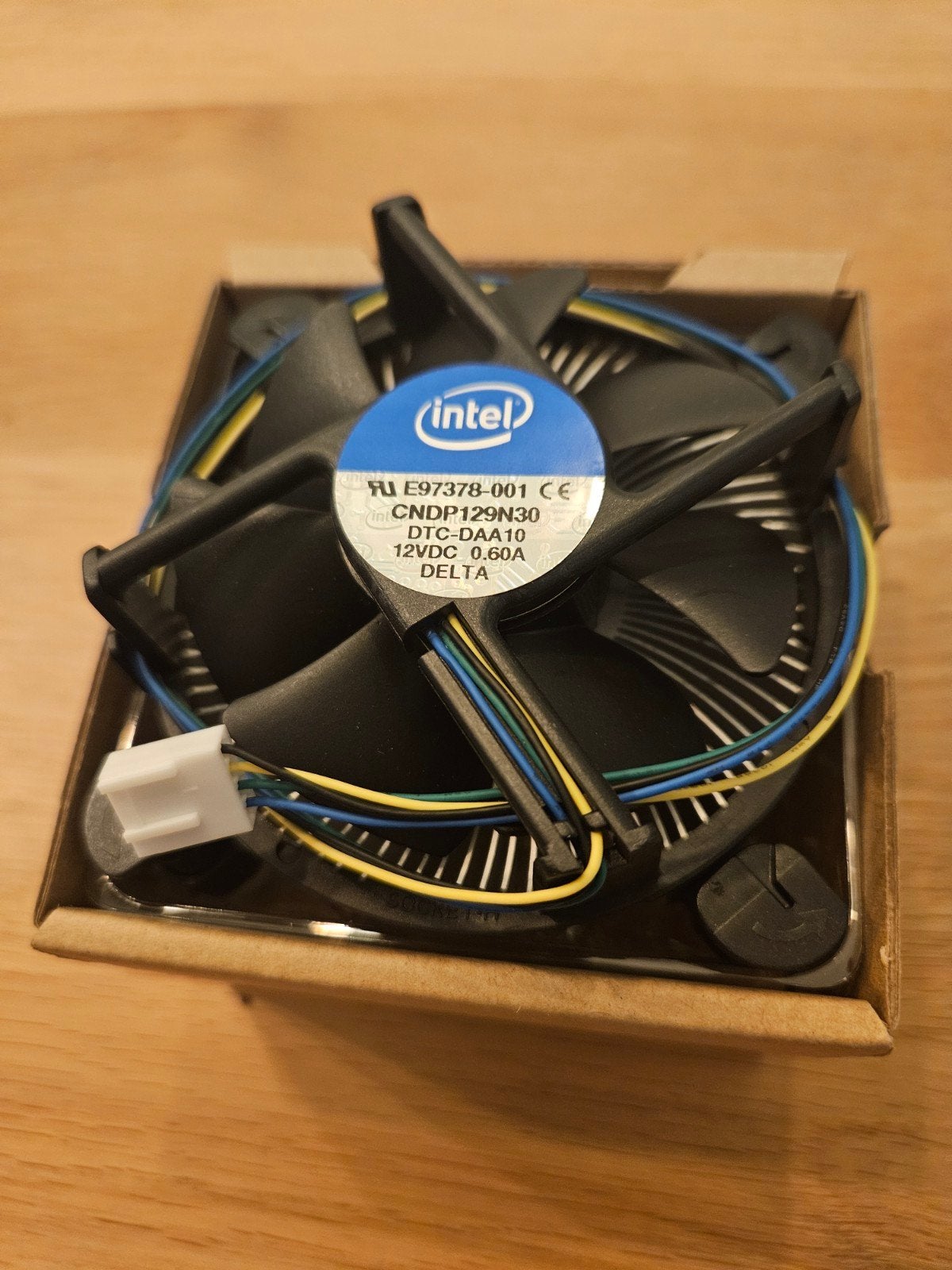 Intel CPU Koeler E97378-001 - Zo goed als nieuw, Computers en Software, Ophalen of Verzenden, Zo goed als nieuw, Luchtkoeling