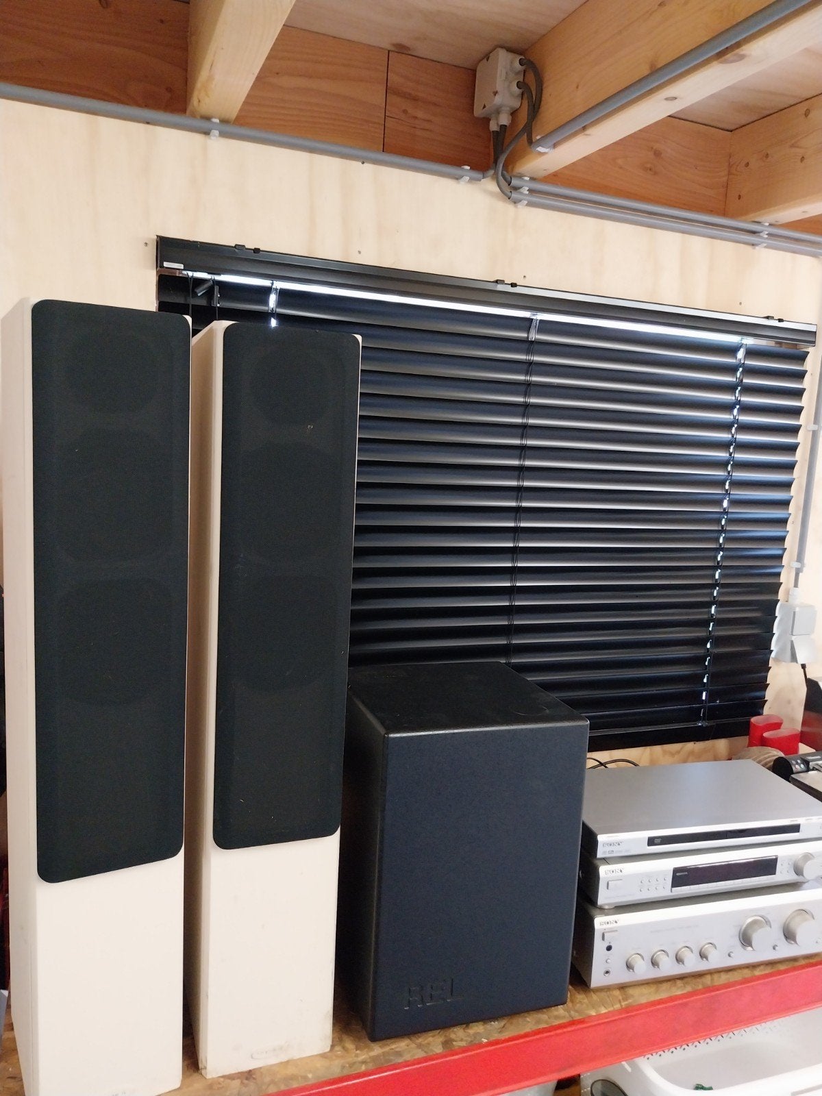 Tannoy r2 speakers, REL subwoofer en Sony elementen, Ophalen, Gebruikt, Front, Rear of Stereo speakers, Sony