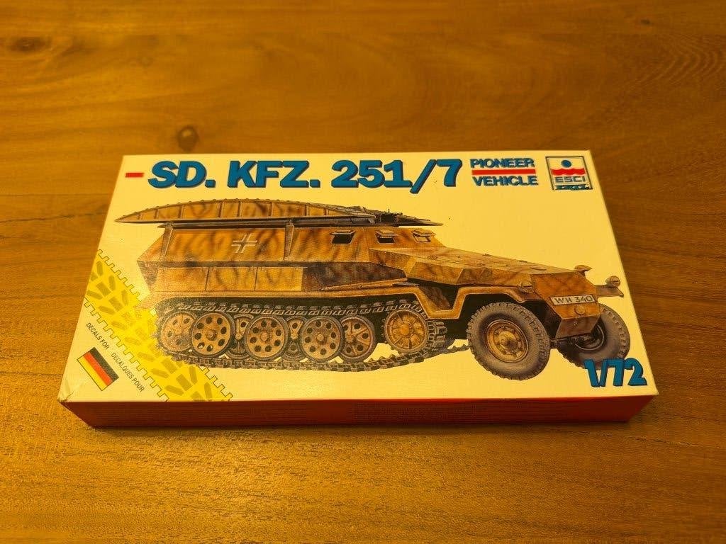 Vintage ESCI Sd.Kfz. 251/7 Pioneer Vehicle – schaal 1:72, Overige merken, Ophalen of Verzenden, Zo goed als nieuw, Tank