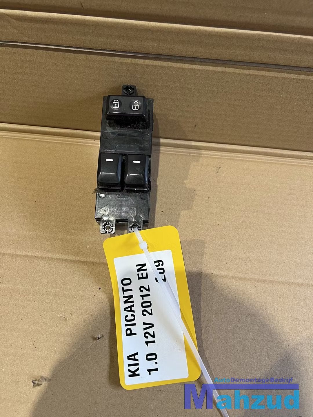KIA PICANTO 2 links voor raam schakelaar 2011-2017, Heolleung-ro 12
06797  Seoul, Ophalen of Verzenden, Info@kia.com, Kia Corporation